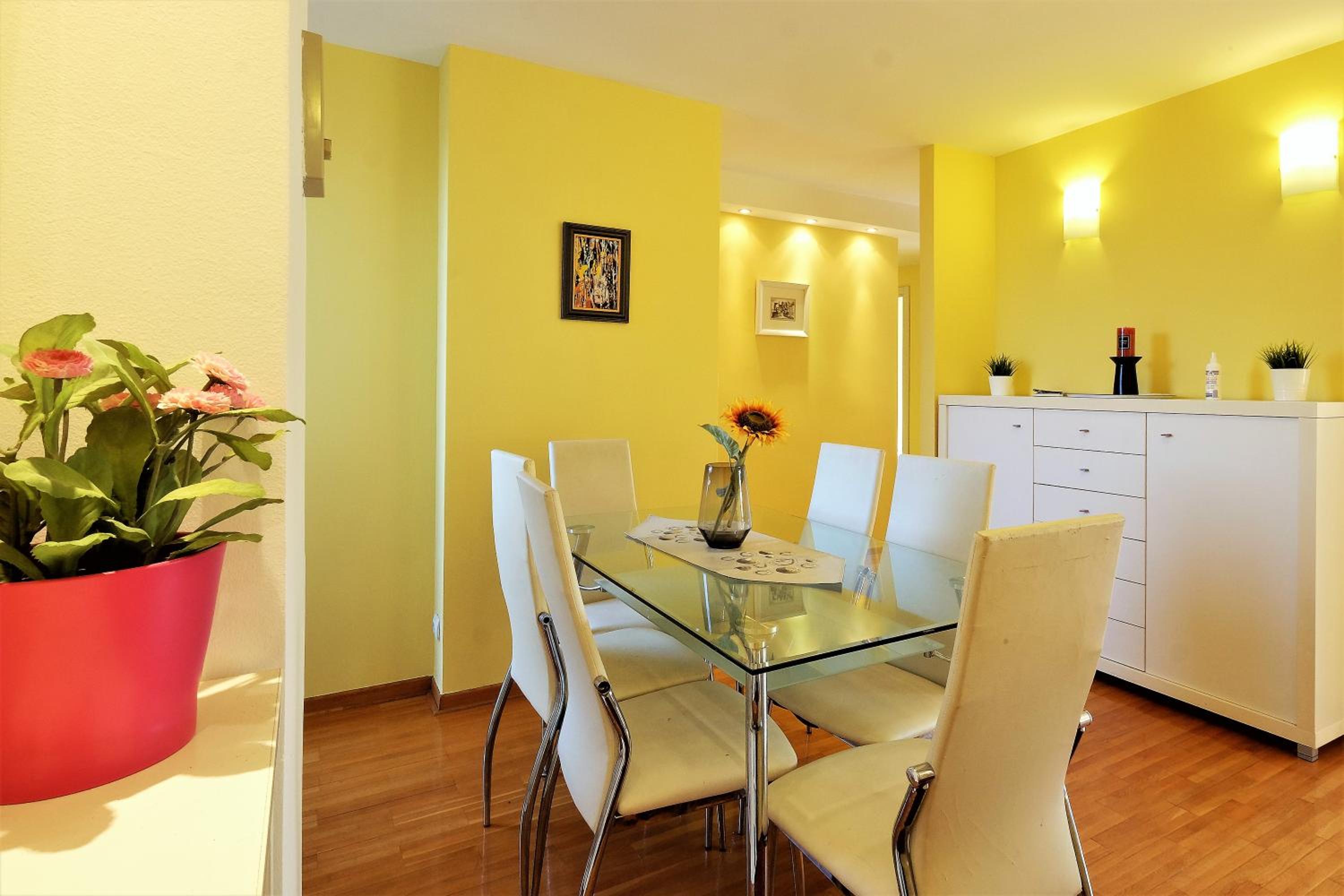 Apartment Bella Art view 5