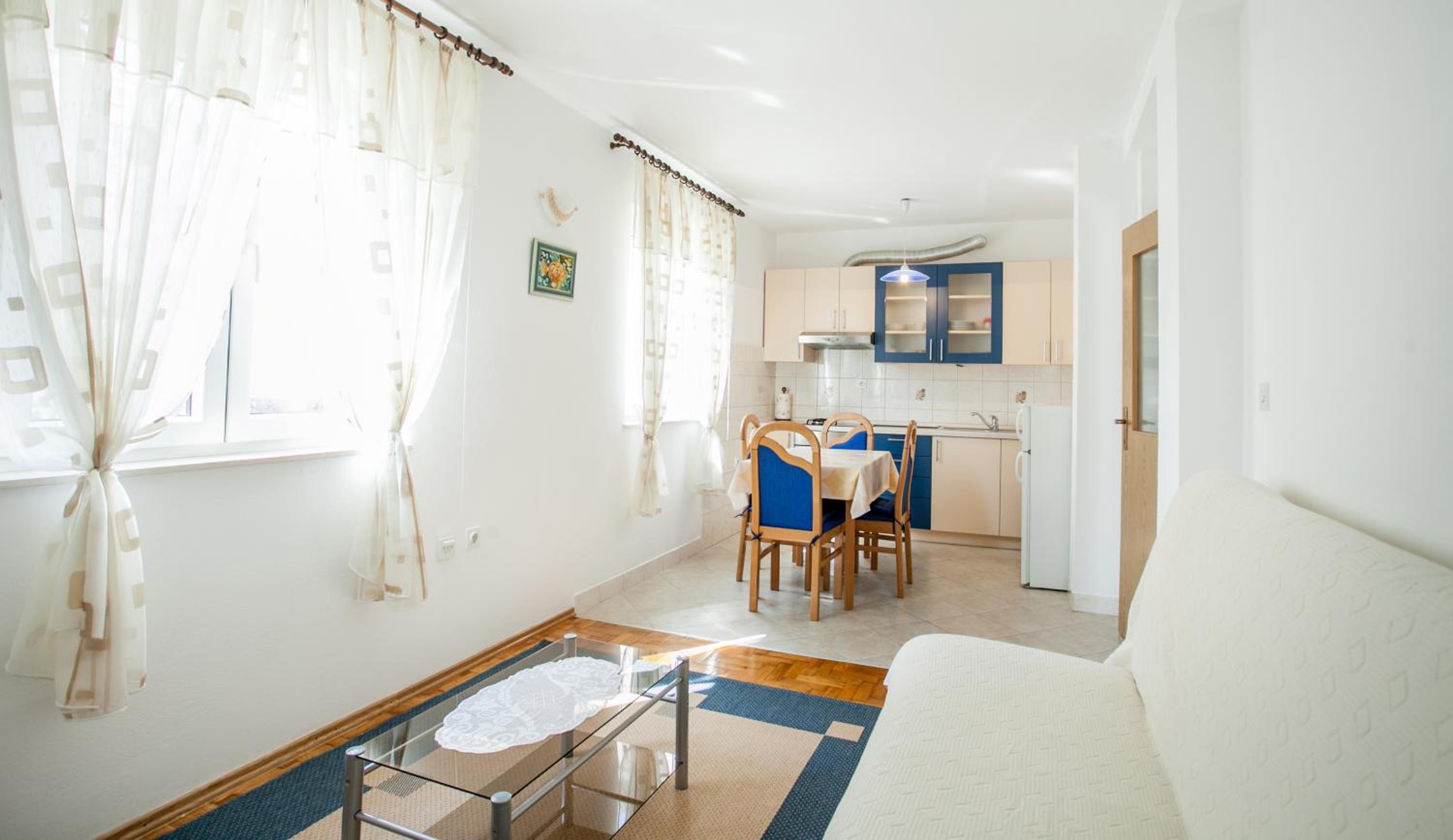 Apartments IVOMAR