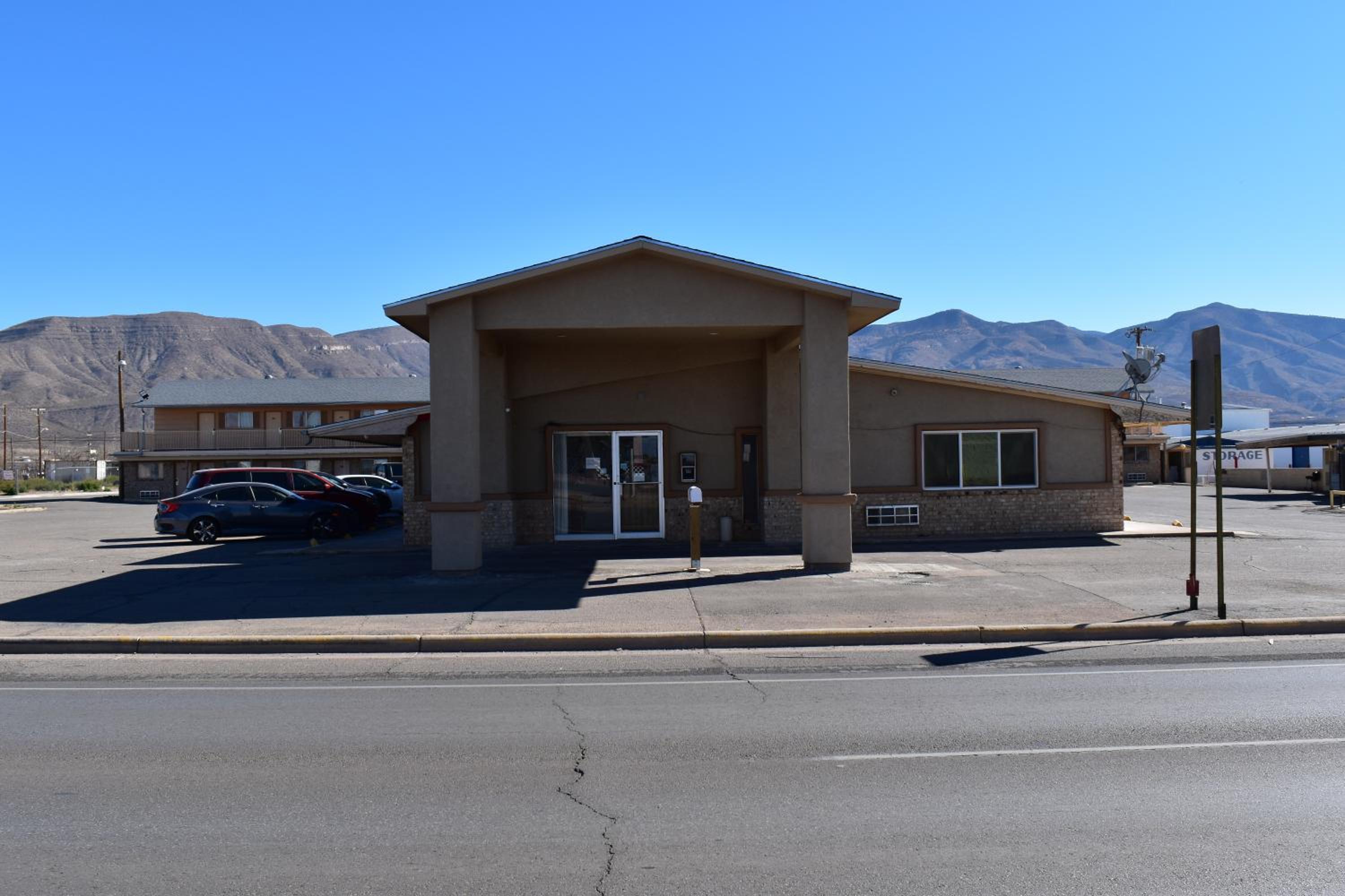 Alamogordo Vacations - Satellite Inn - Property Image 1