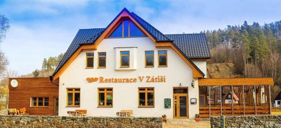 Hotel Penzion A Restaurace V Zatisi