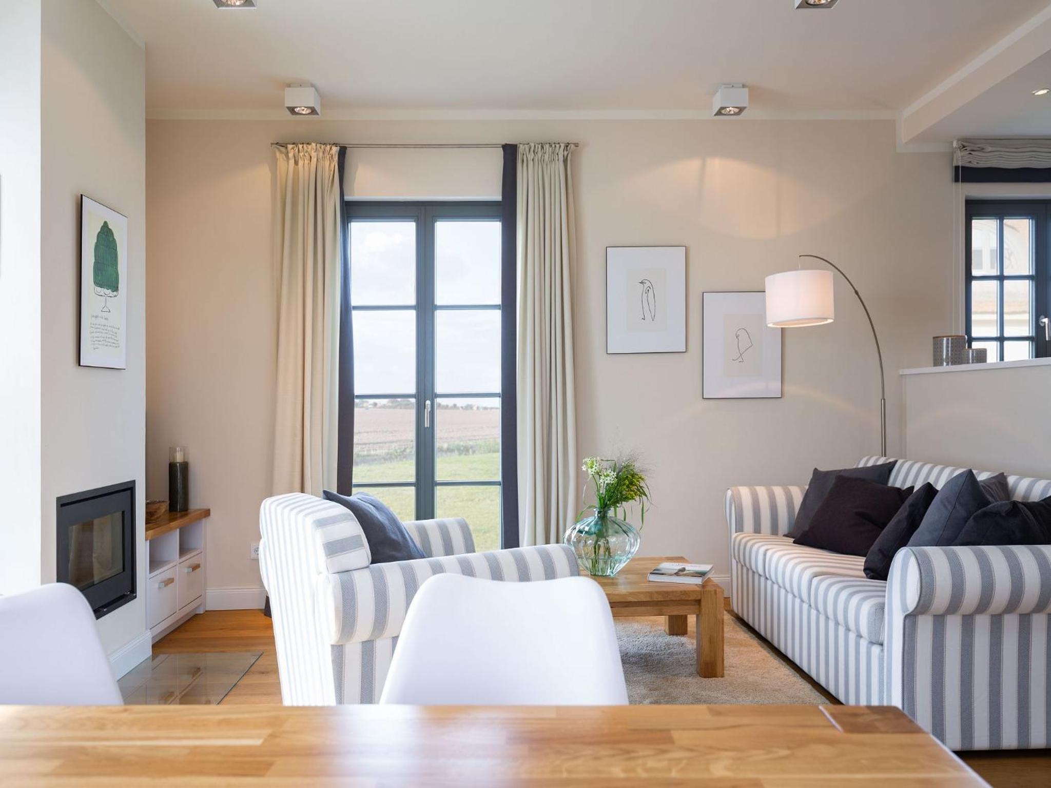 Reetland am Meer - Premium Reetdachvilla mit 2 Schlafzimmern, Sauna und Kamin E11