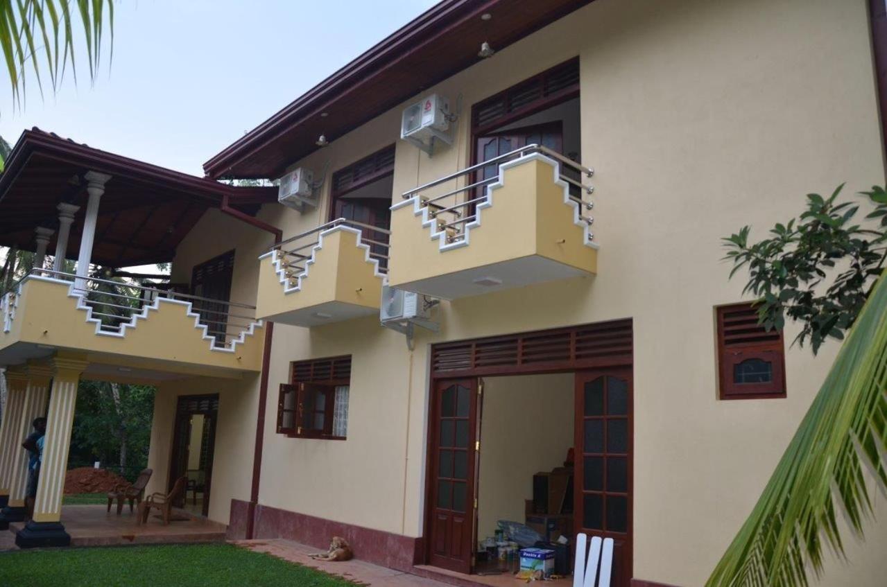 Villa Vinses In Hikkaduwa view 5