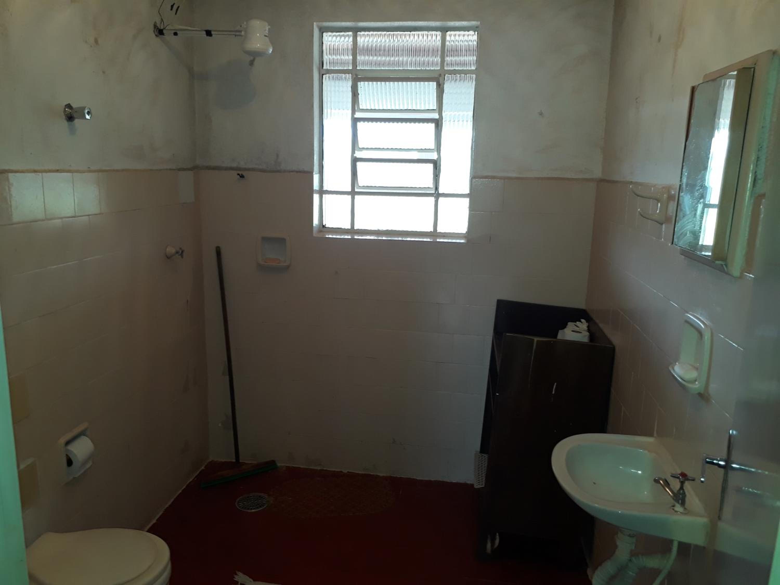 Lazer Campo Piscina 07 qts 4wc km.68 C.Branco