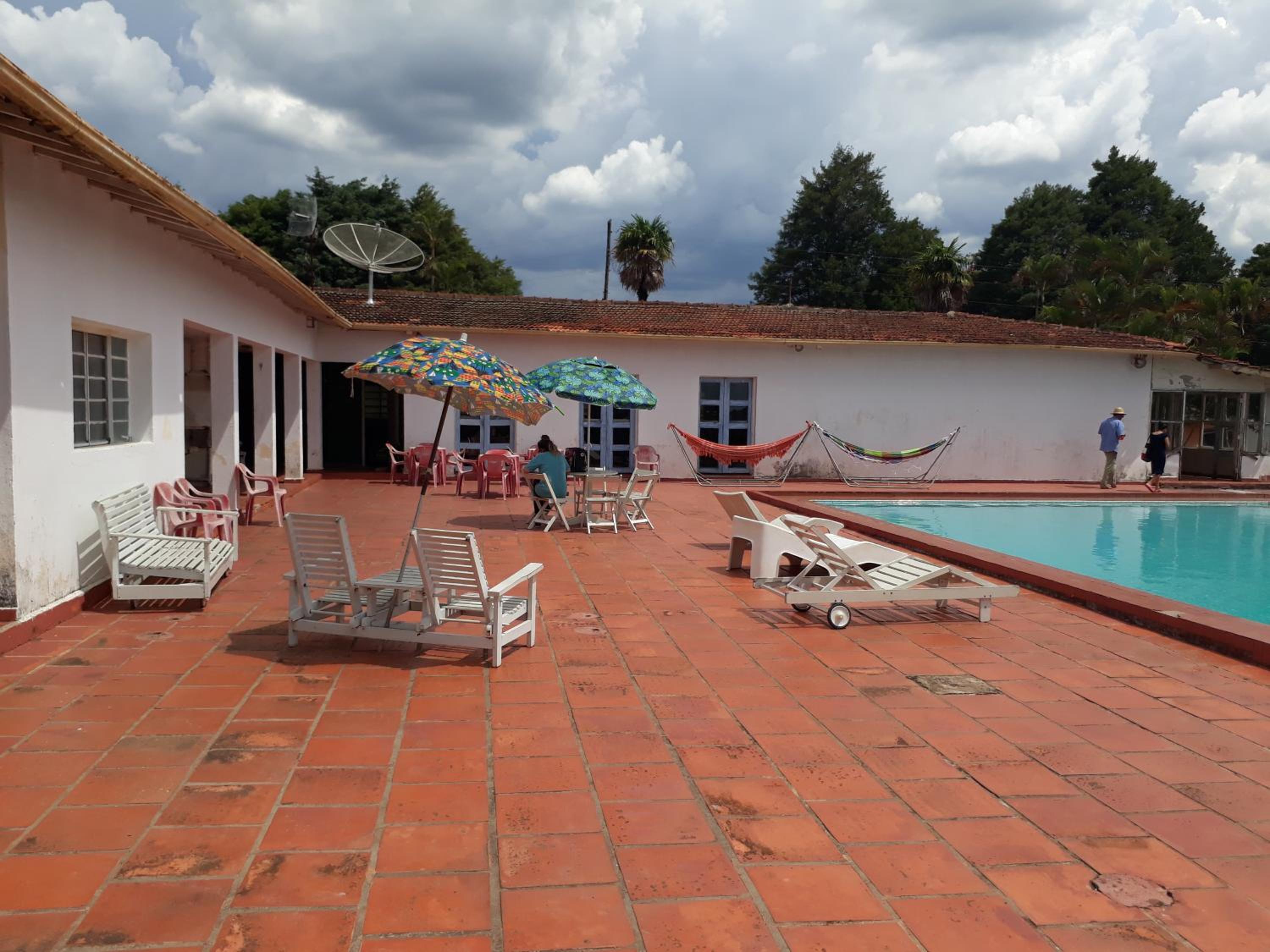 Lazer Campo Piscina 07 qts 4wc km.68 C.Branco