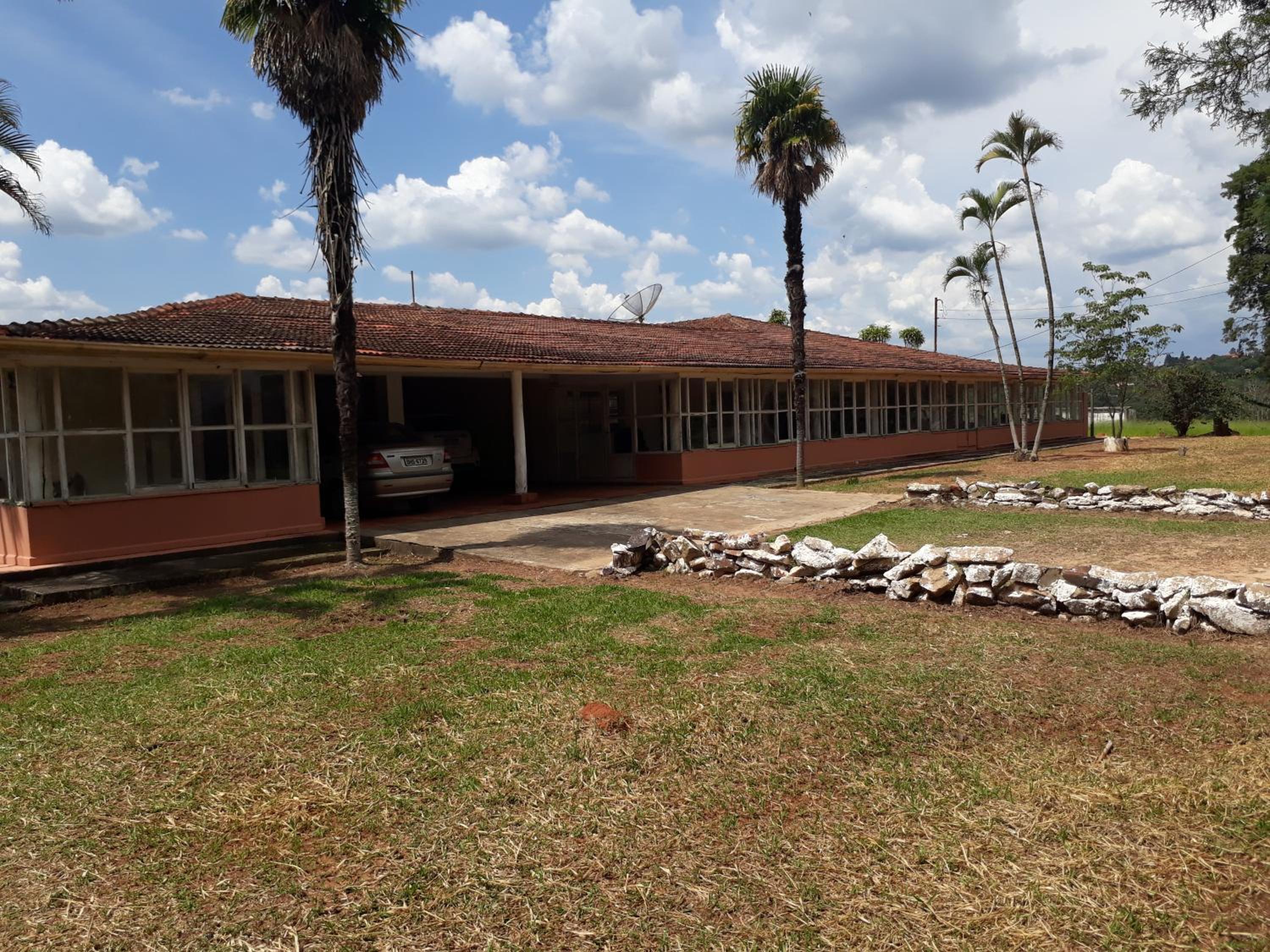 Lazer Campo Piscina 07 qts 4wc km.68 C.Branco