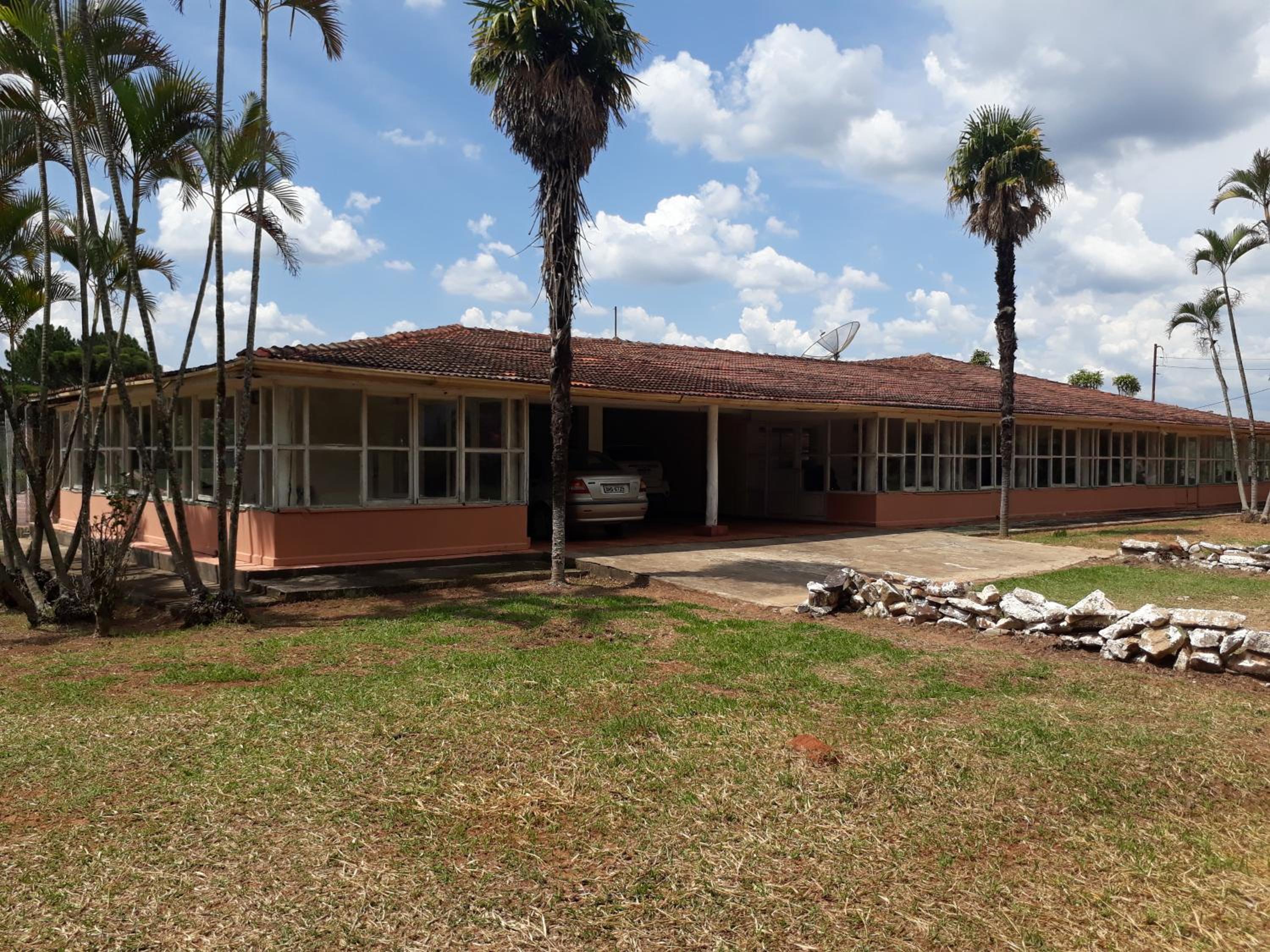 Lazer Campo Piscina 07 qts 4wc km.68 C.Branco