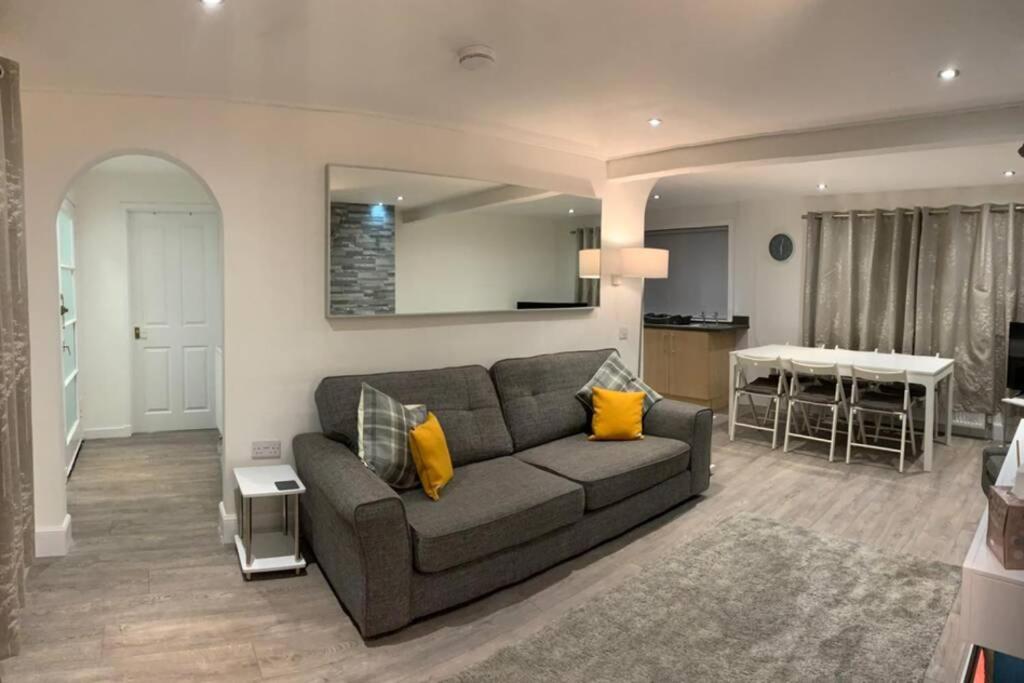 *STUNNING & SPACIOUS* 3 Bed House, 5min from Oban view 4