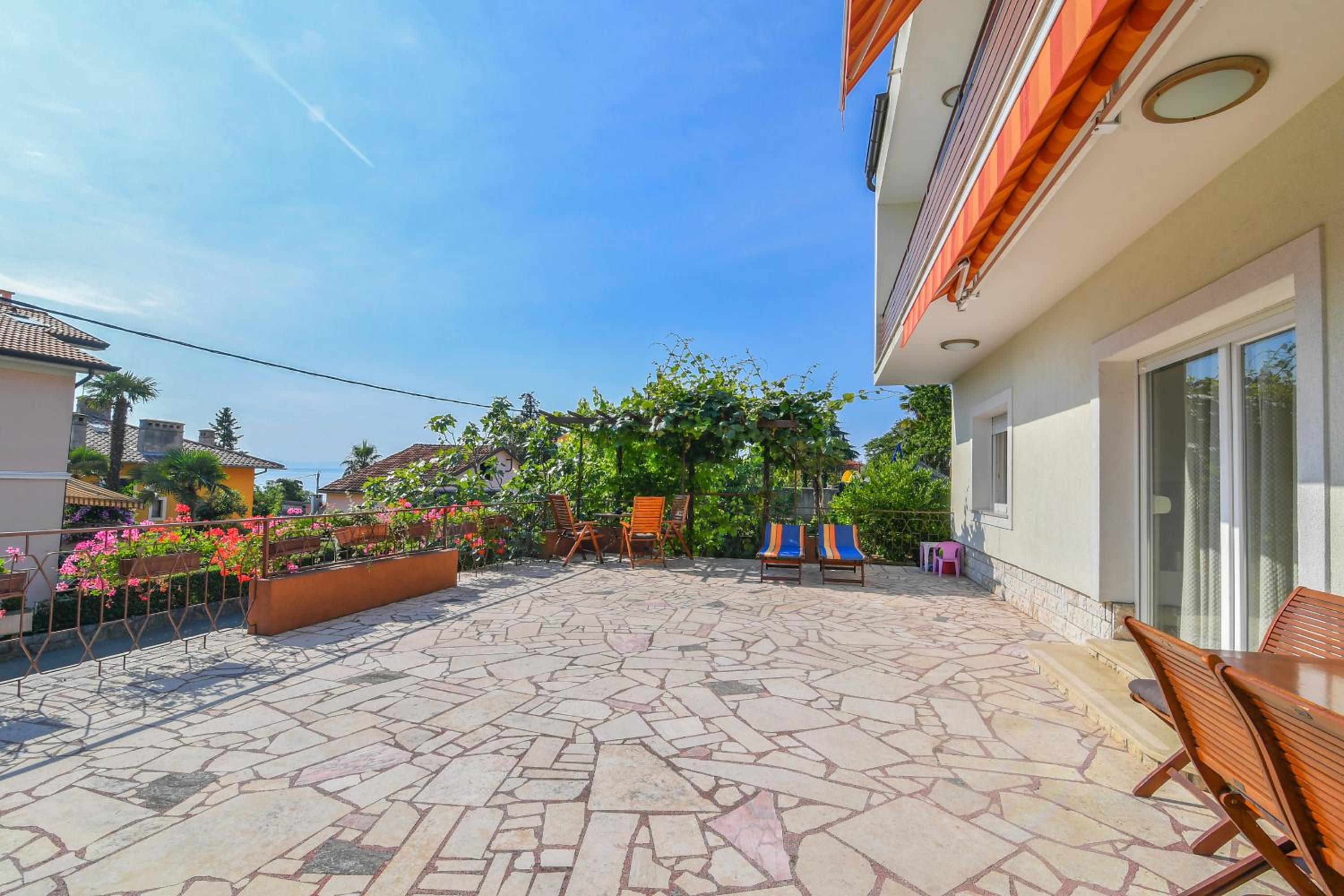 Apartment Amelie view 3