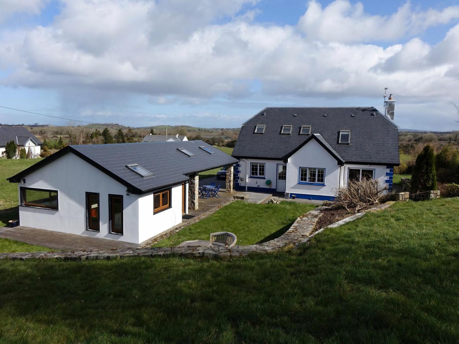 Ennis Vacations - Eden Cottage Countryside Retreat - Property Image 5