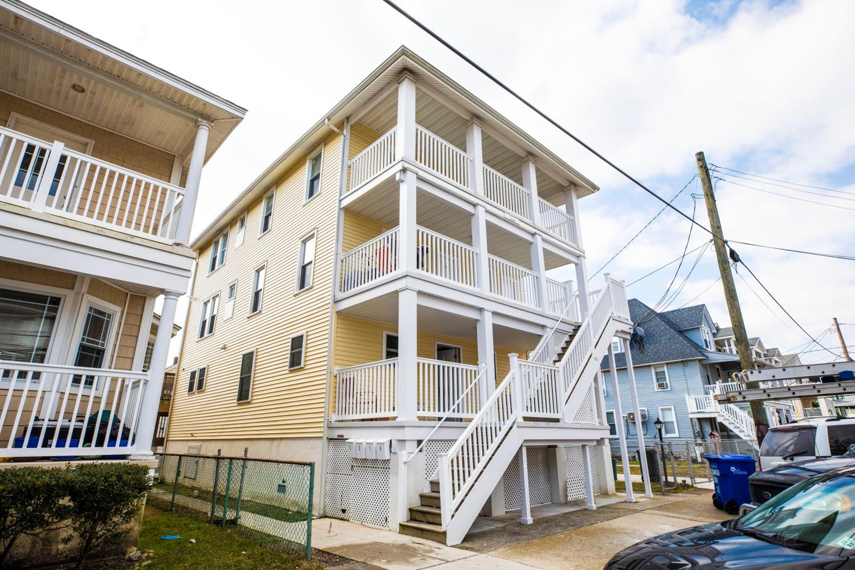Location !! Walk to Beach, Boardwalk, Restaurants view 2