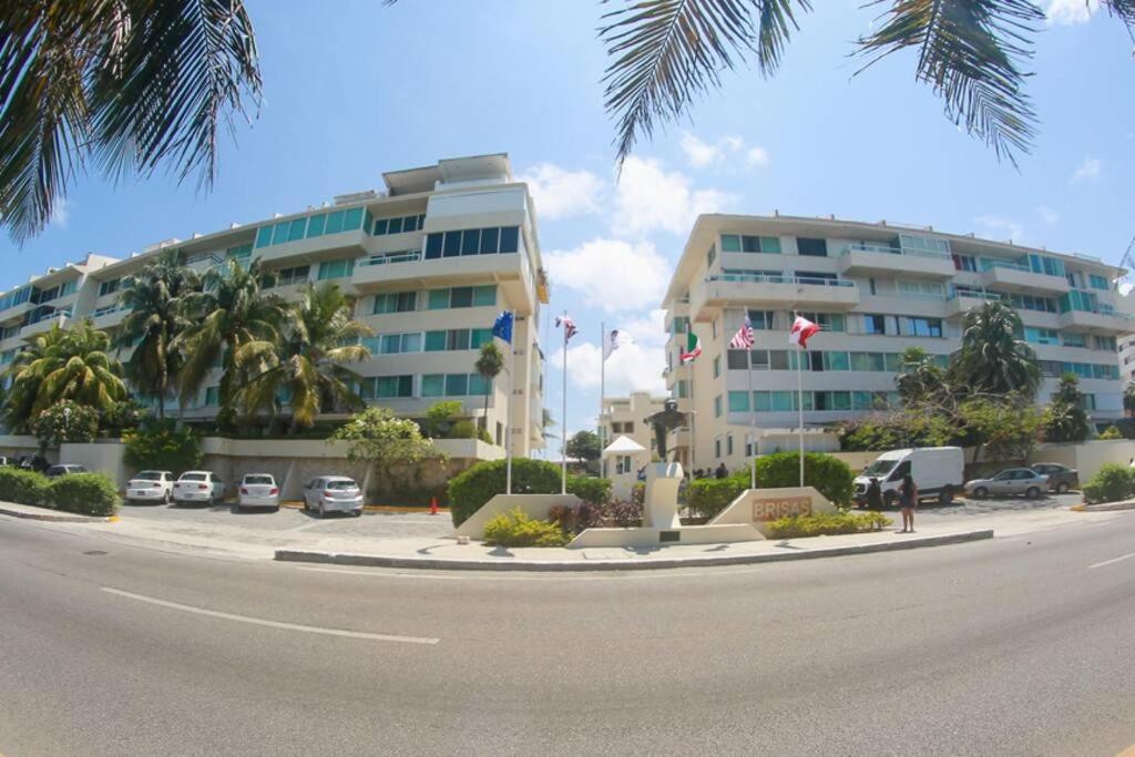 Brisas Shores Penthouse Beachfront, Ocean View Terrace Cancun Hotel Zone, 2 bedrooms