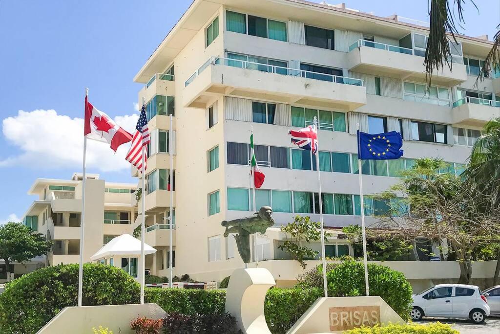 Brisas Shores Penthouse Beachfront, Ocean View Terrace Cancun Hotel Zone, 2 bedrooms