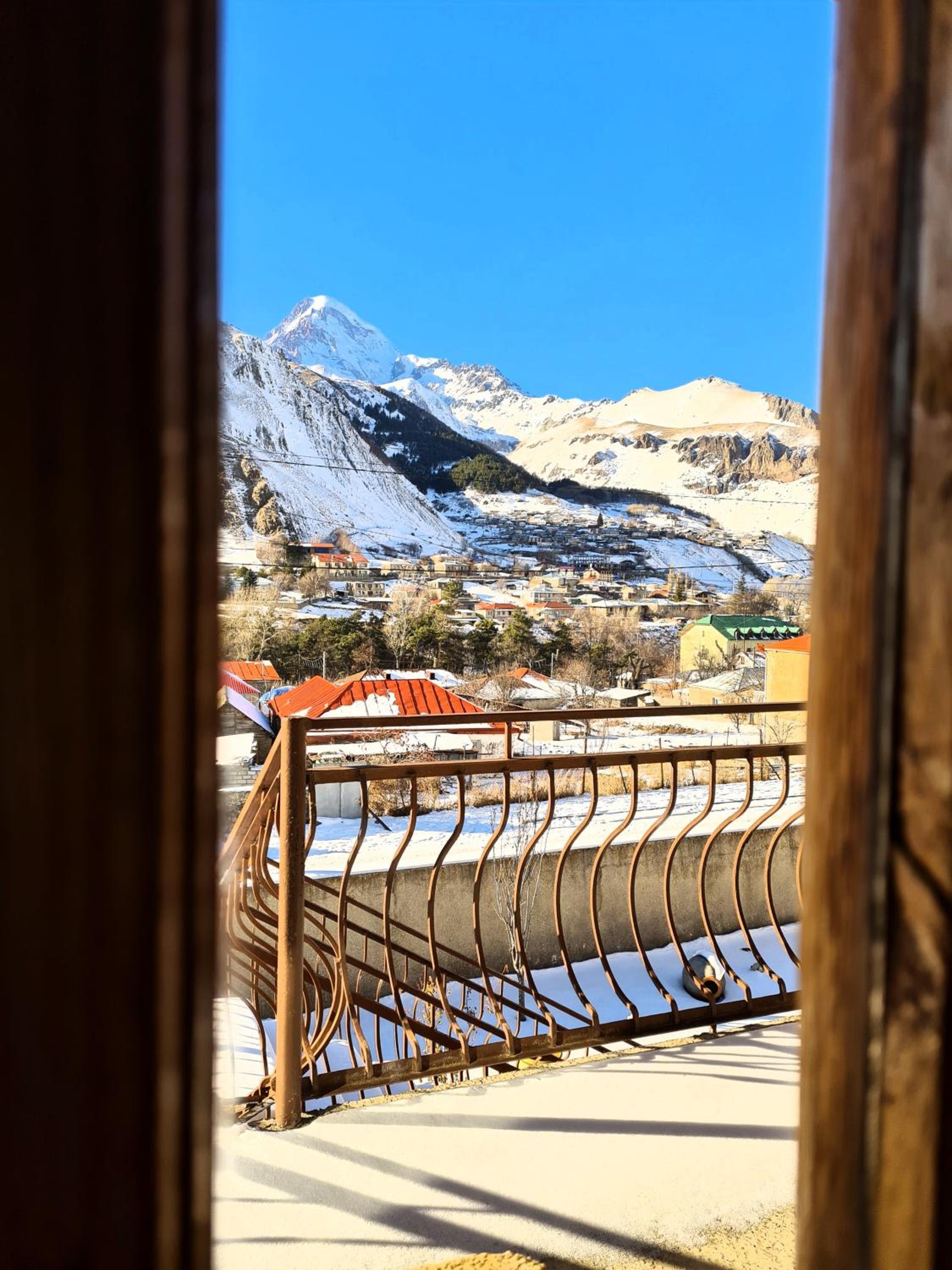 Sunny Mountain House view 5