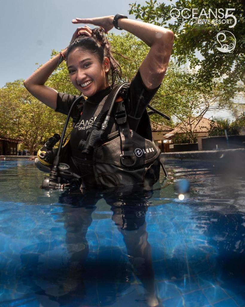 Oceans 5 Dive Resort