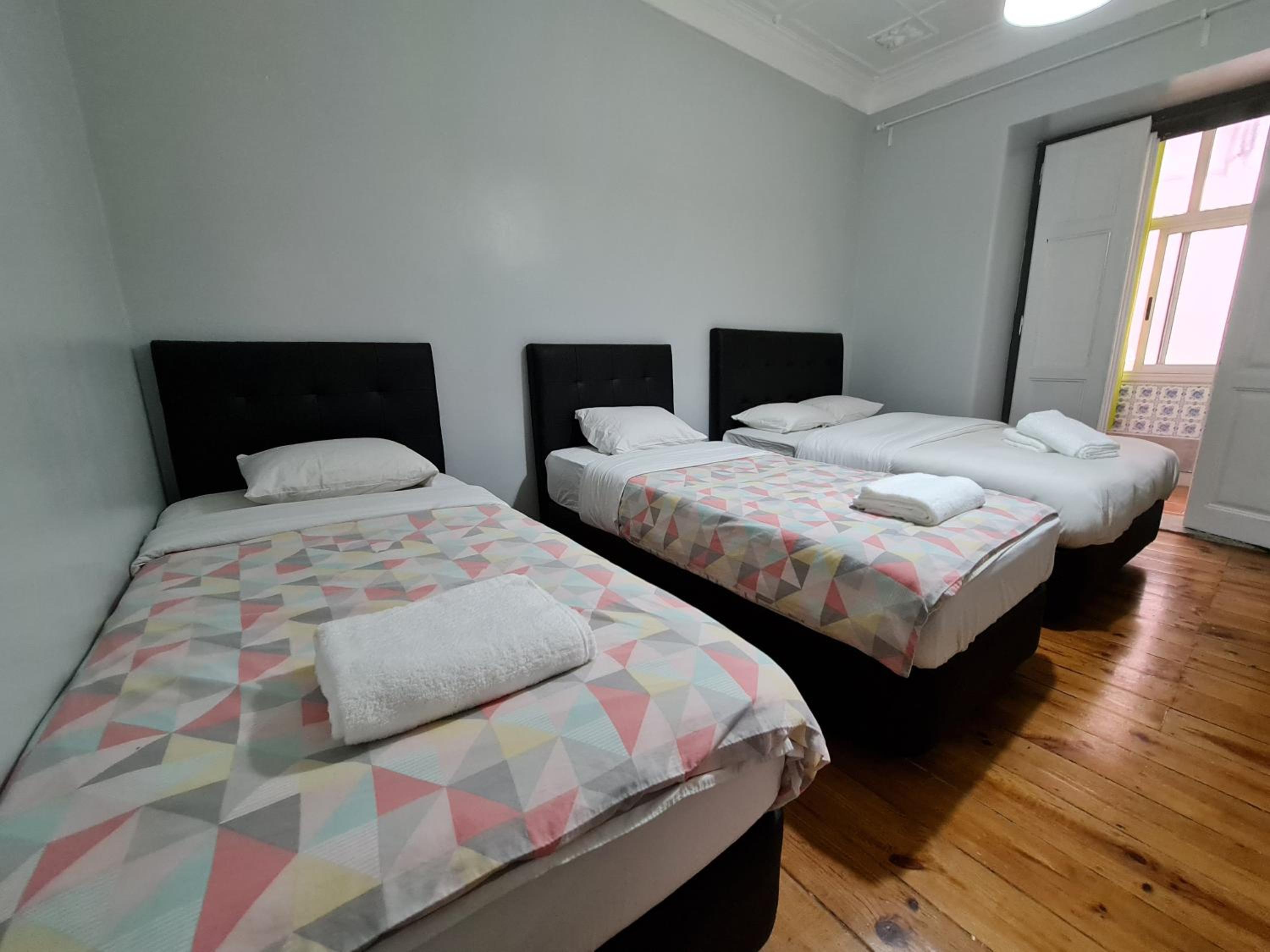 Shangri-La Hostel Anjos