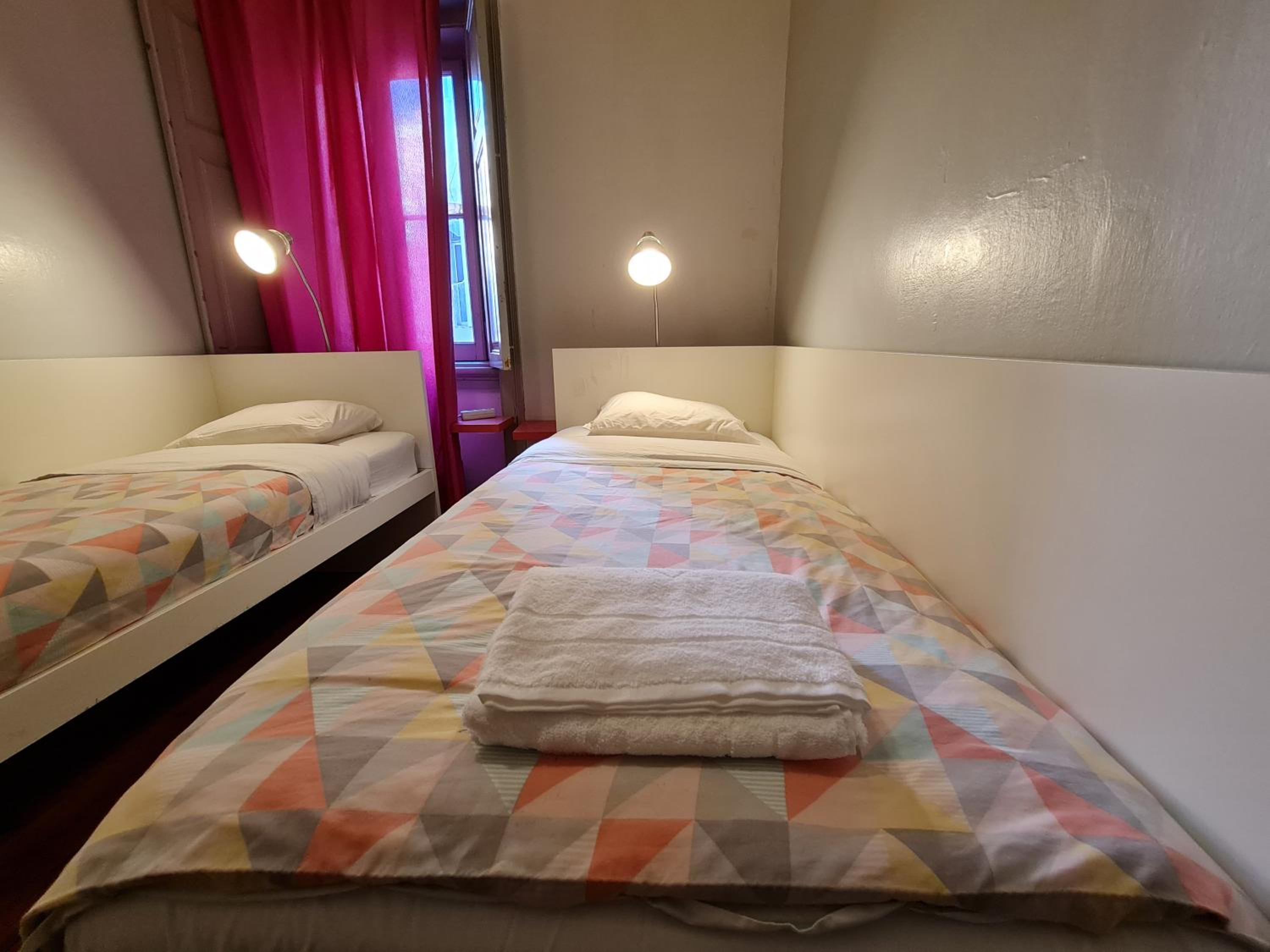 Shangri-La Hostel Anjos