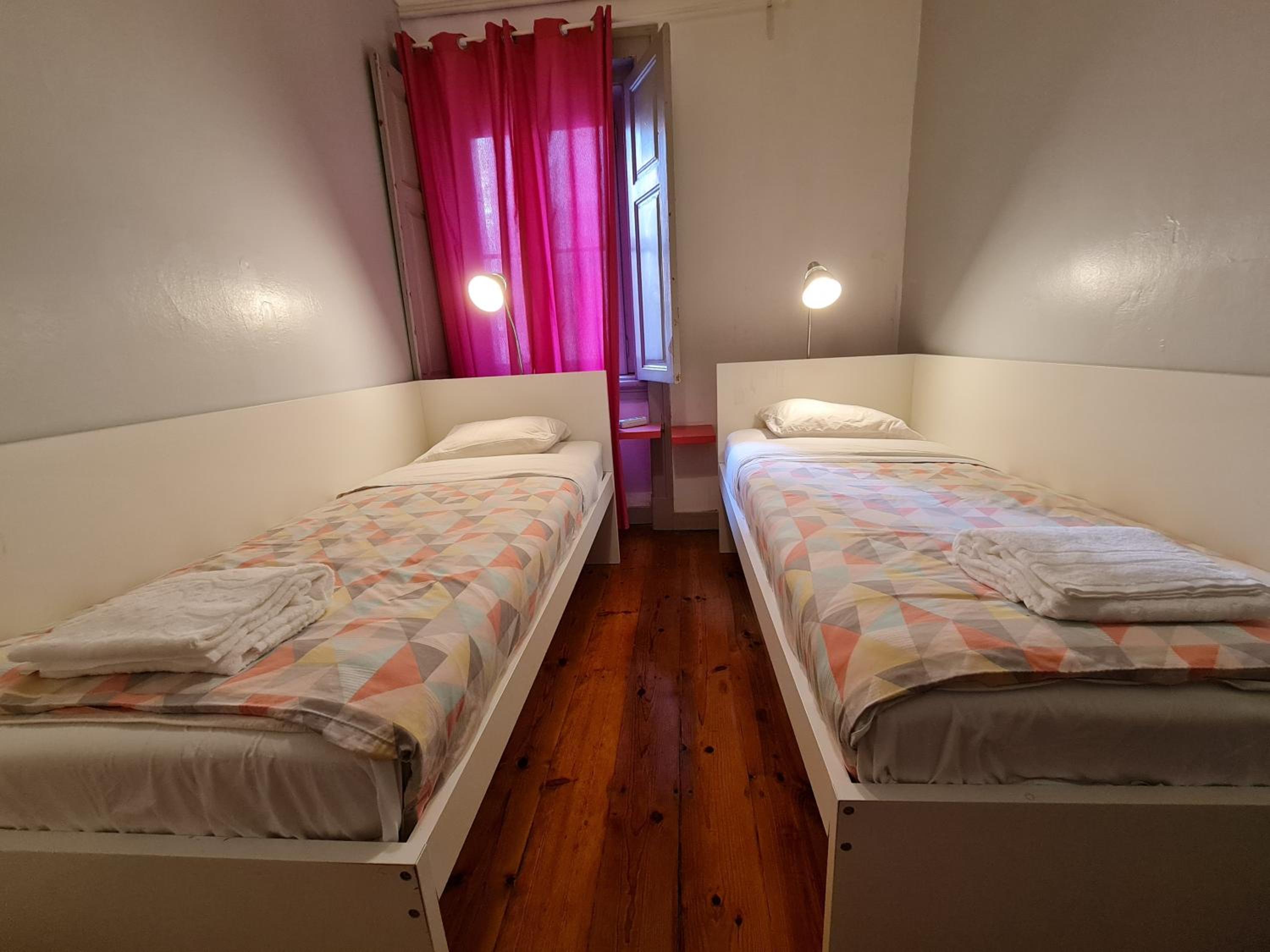Shangri-La Hostel Anjos
