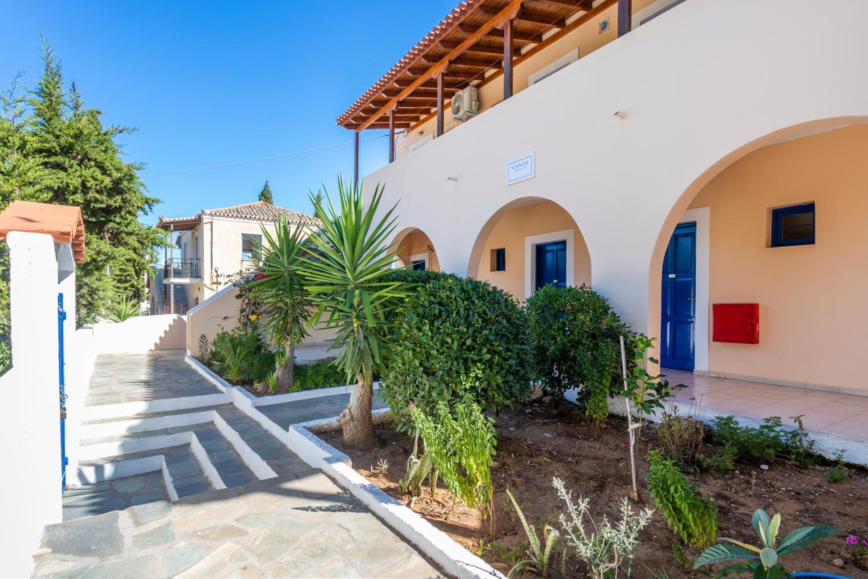Vanas Apartments view 3