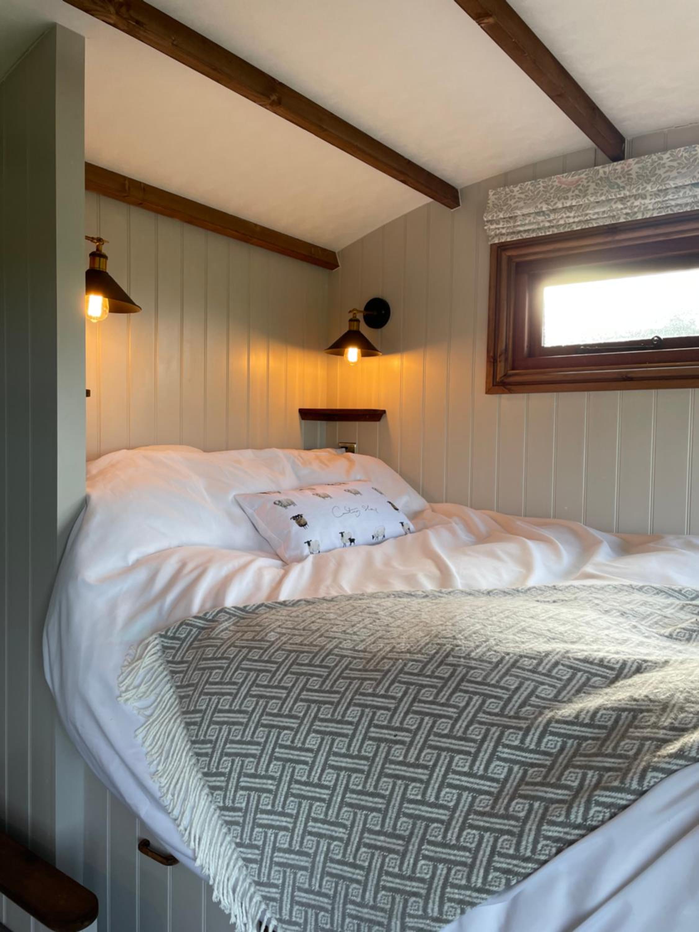 The Shepherds Retreat - Luxury Glamping view 4
