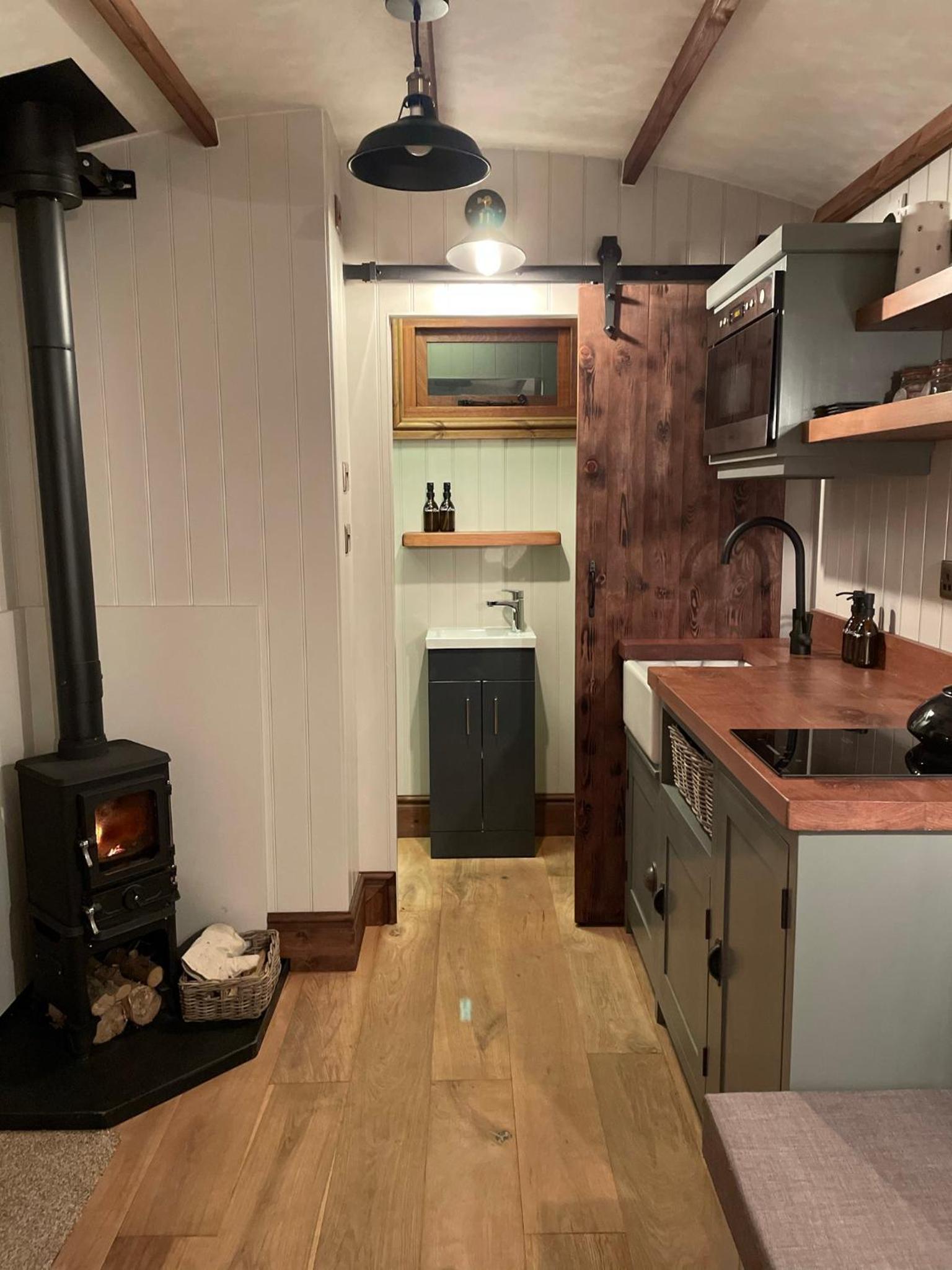 The Shepherds Retreat - Luxury Glamping view 5