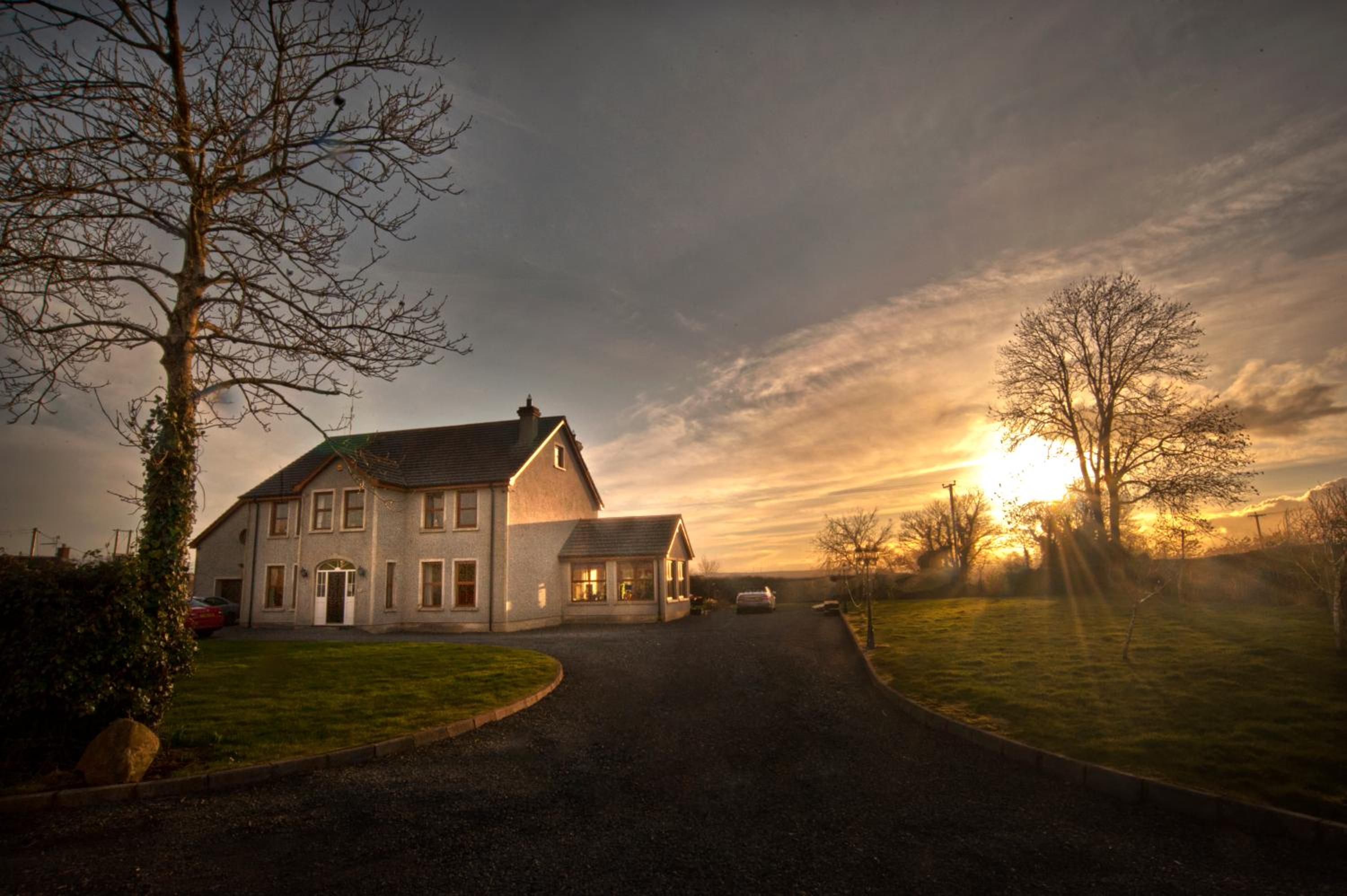 Hotel Knockalla luxury property with hot tub suitable for families - Image 1