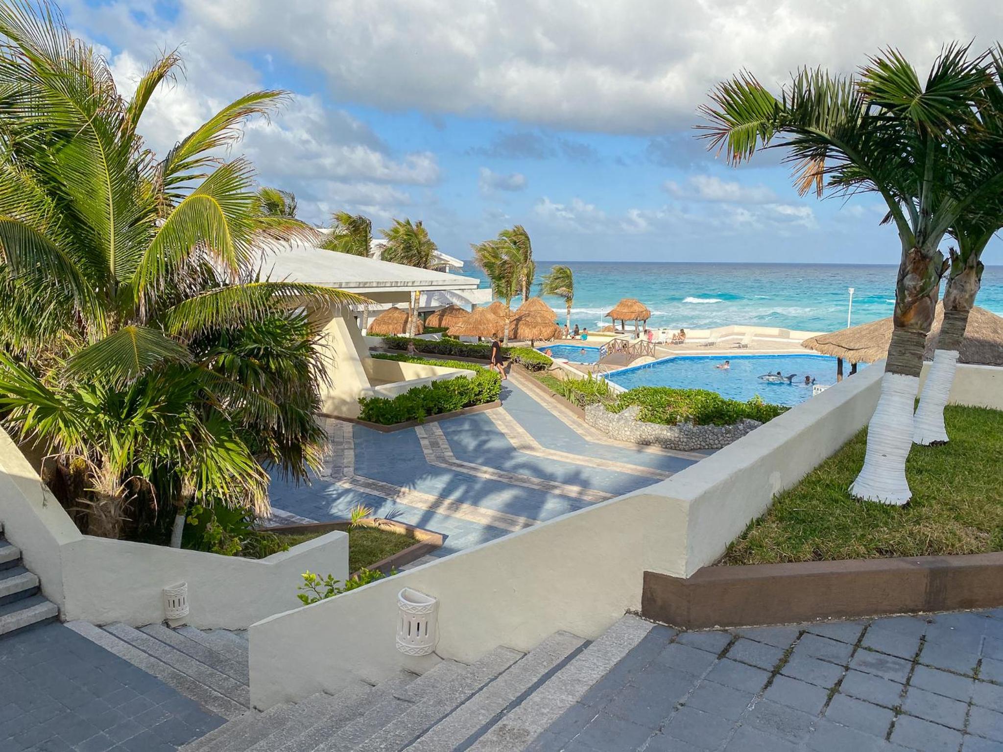 Brisas Shores Penthouse Beachfront, Ocean View Terrace Cancun Hotel Zone, 2 bedrooms