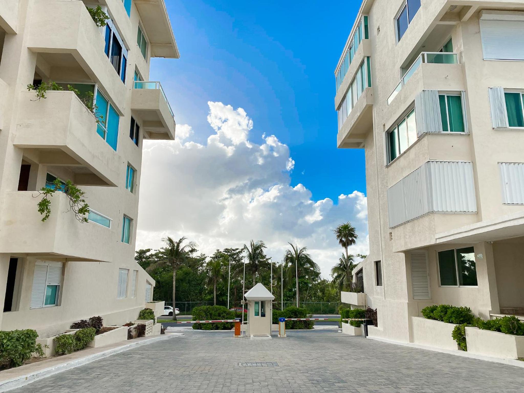 Brisas Shores Penthouse Beachfront, Ocean View Terrace Cancun Hotel Zone, 2 bedrooms