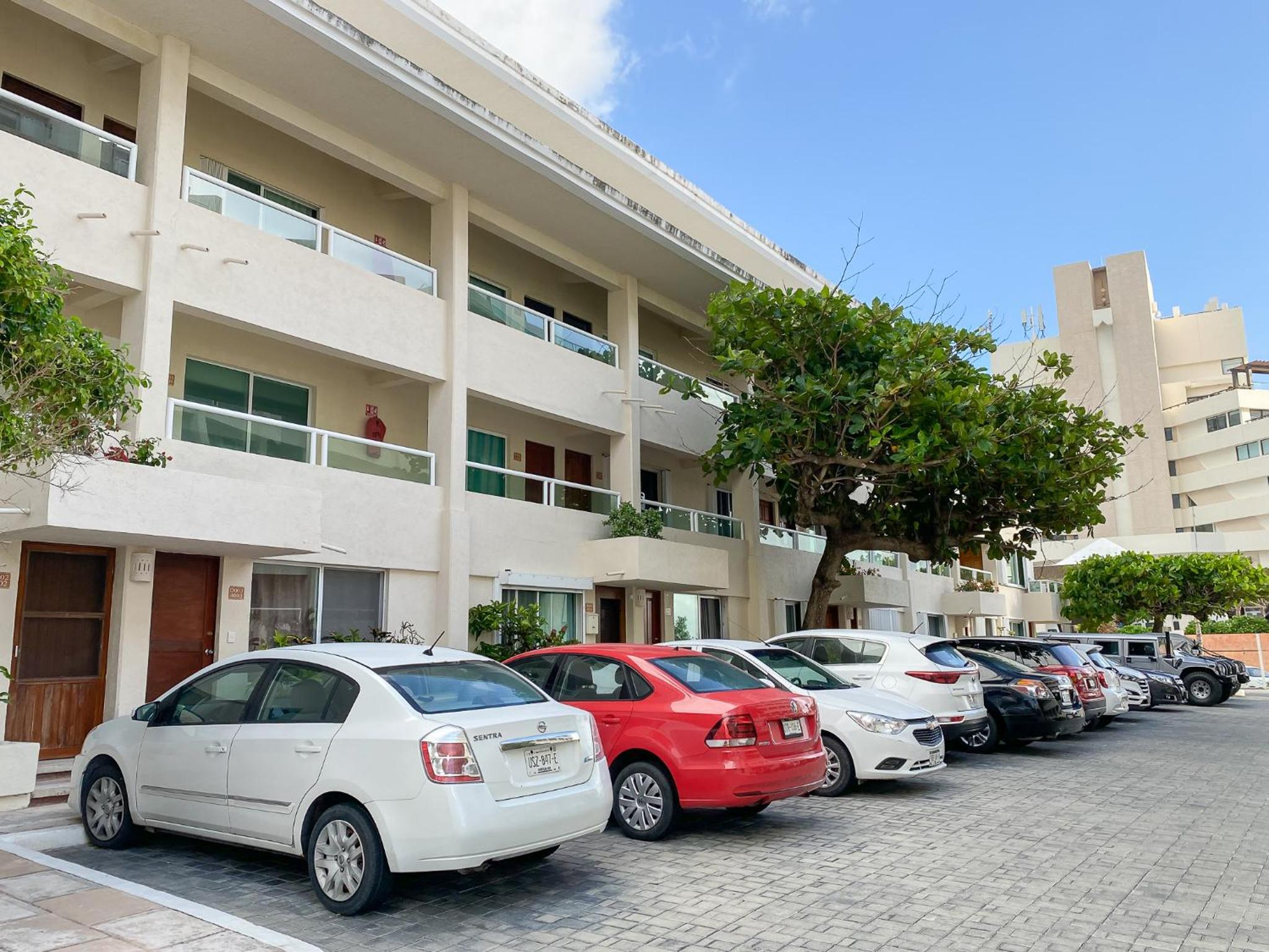 Brisas Shores Beach & OceanFront Apartments 1 or 2 bedrooms Cancun Hotel Zone