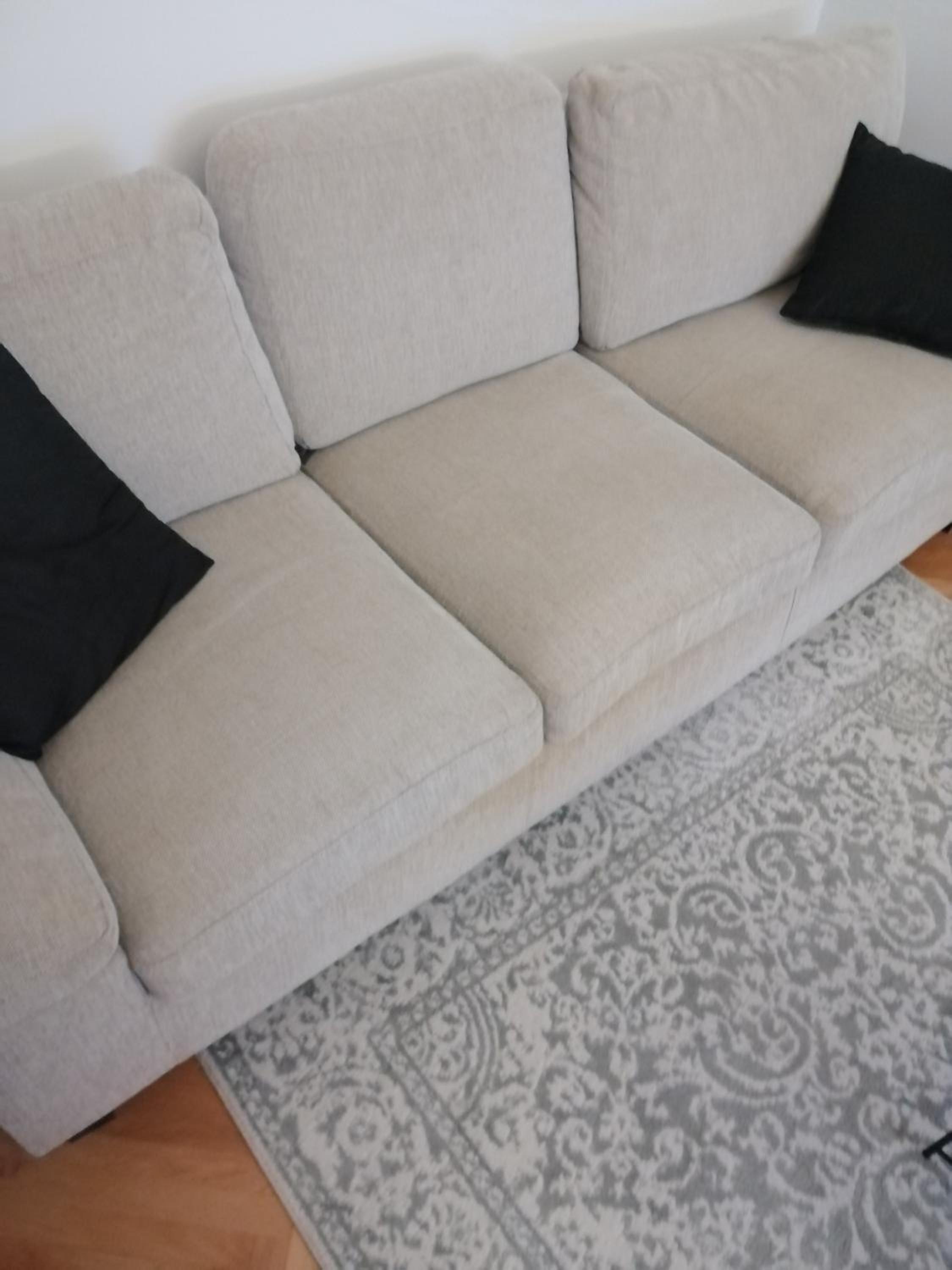 Small (34m2) modern apartment with parking place view 4