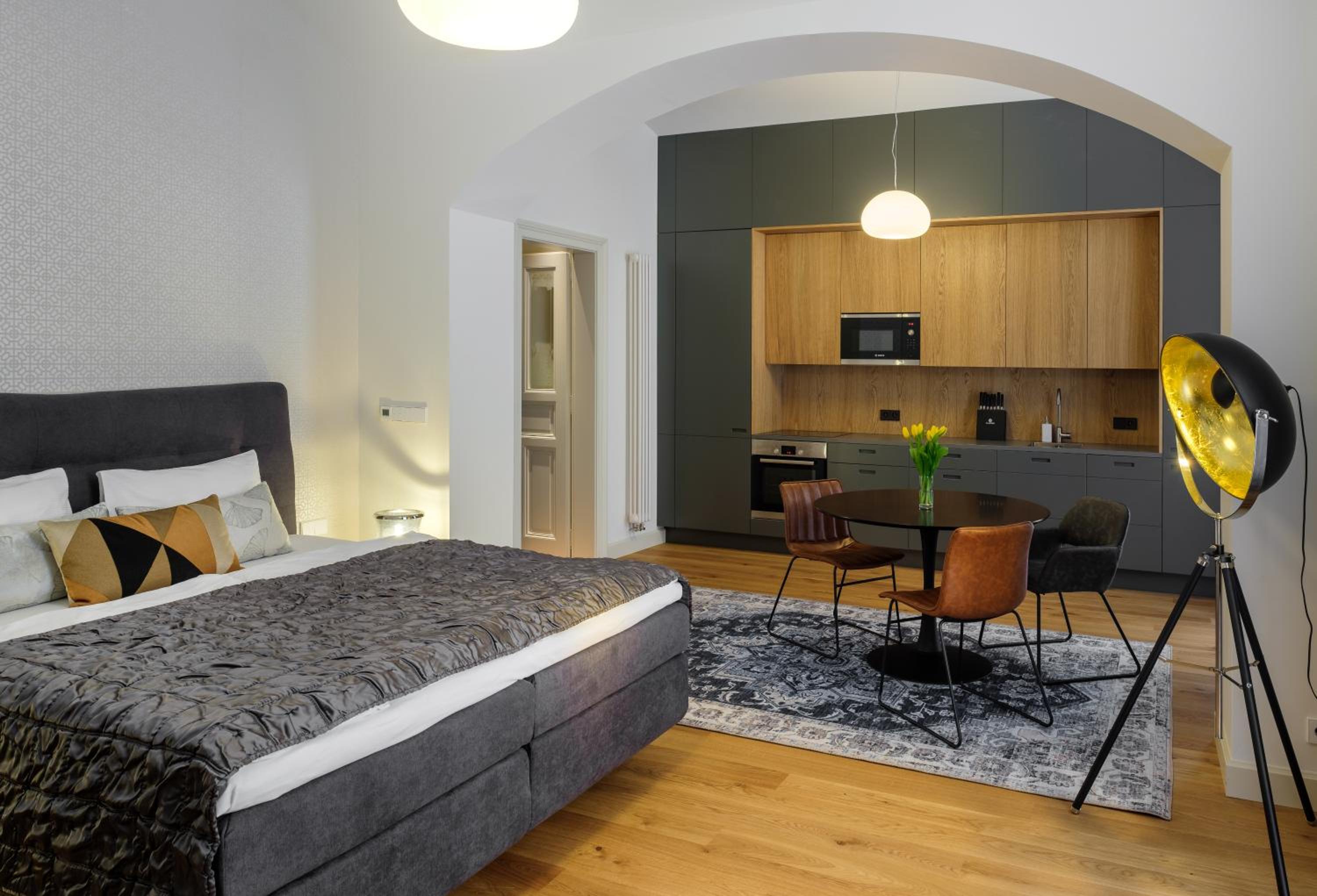 MN6 Luxury Suites by Adrez