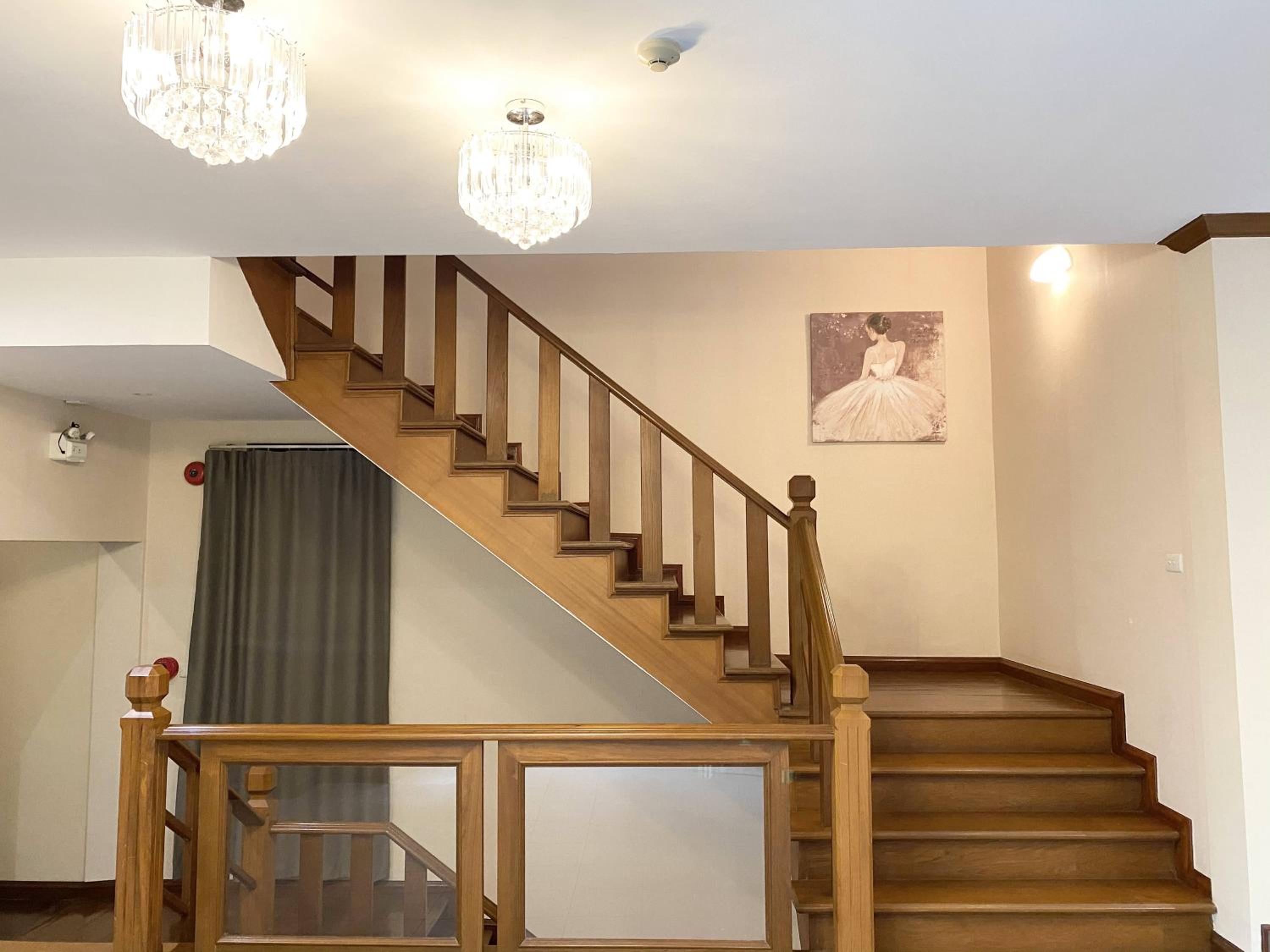 NT Place Sukhumvit Suites