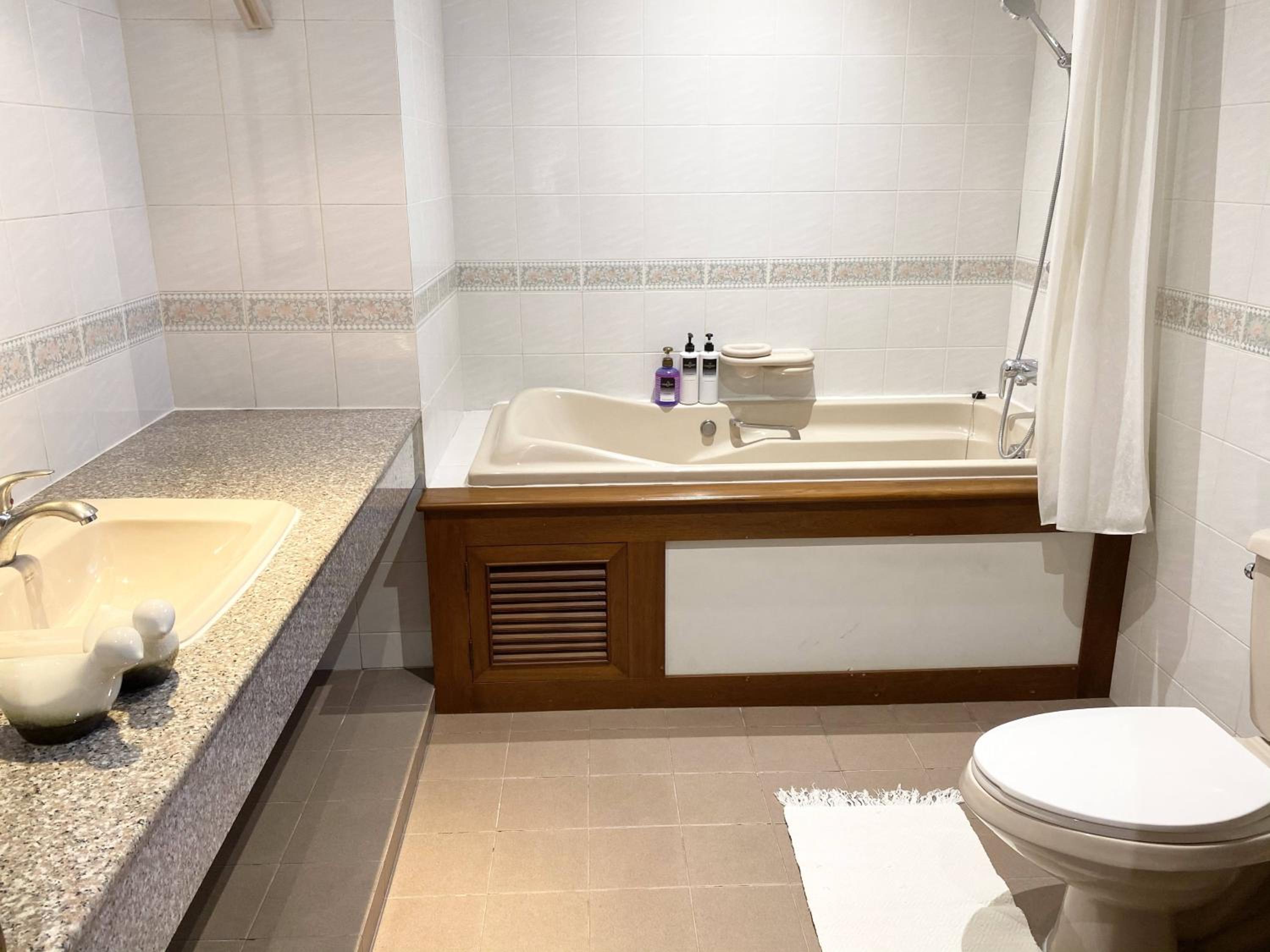NT Place Sukhumvit Suites