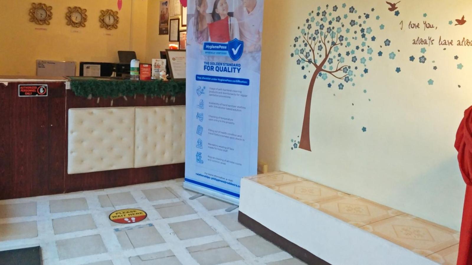 RedDoorz near Baclay Drive Super Metro view 5