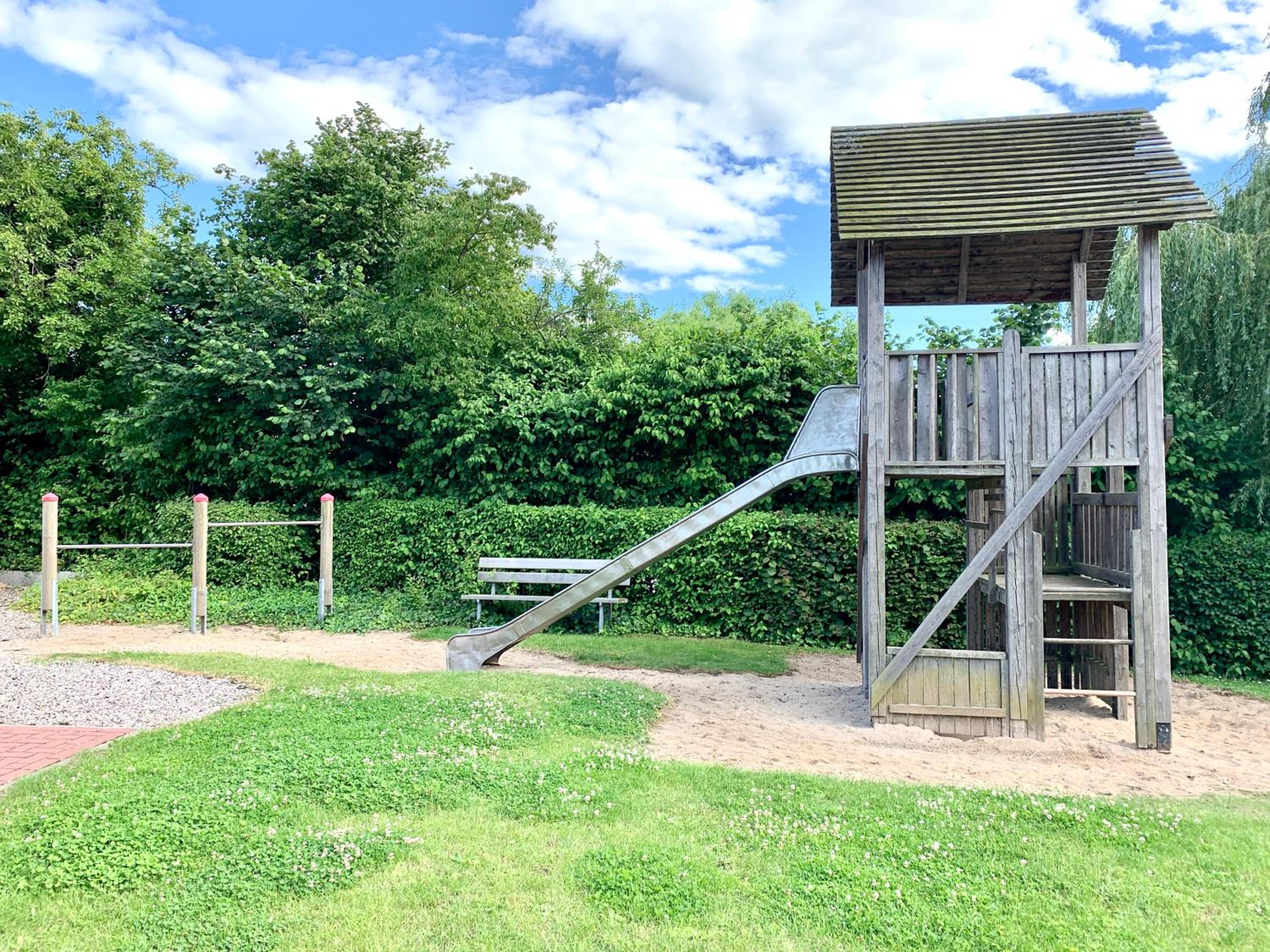 Wellness & Komfortferienwohnung Strandliebe mit Sauna, Terrasse, Garten & Balkon, bei Laboe