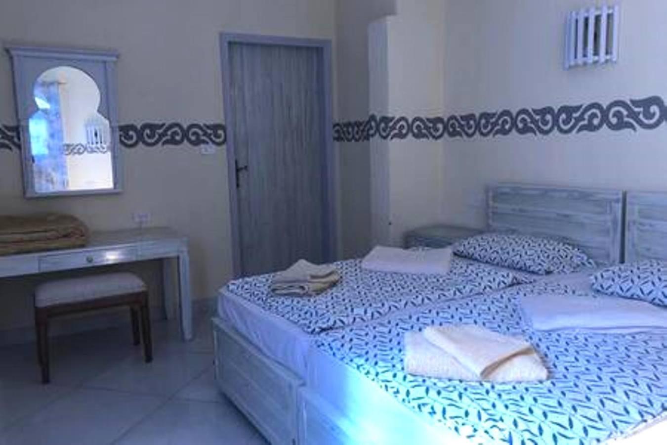 Nile Compound