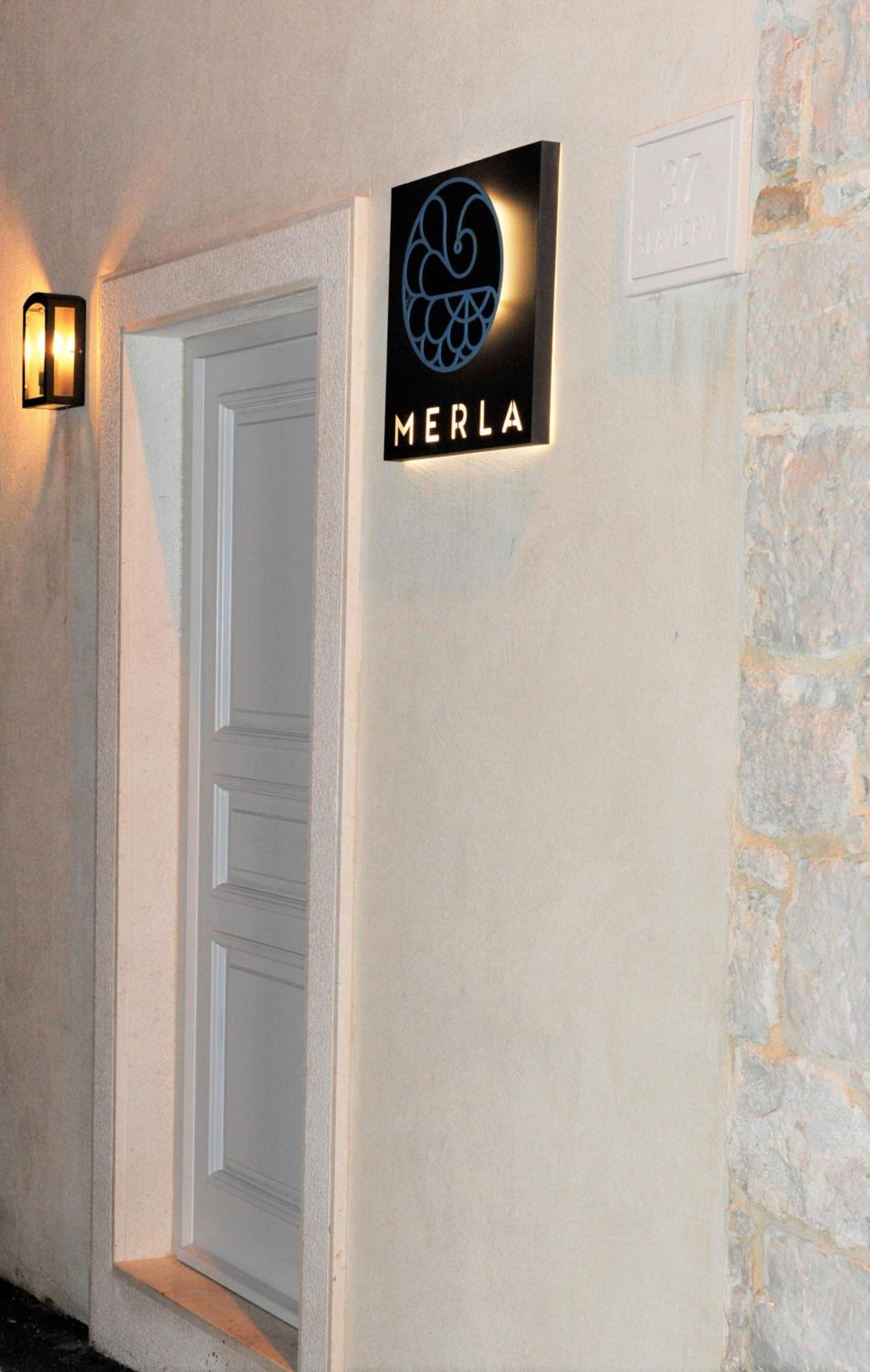 Merla Luxury Rooms view 4