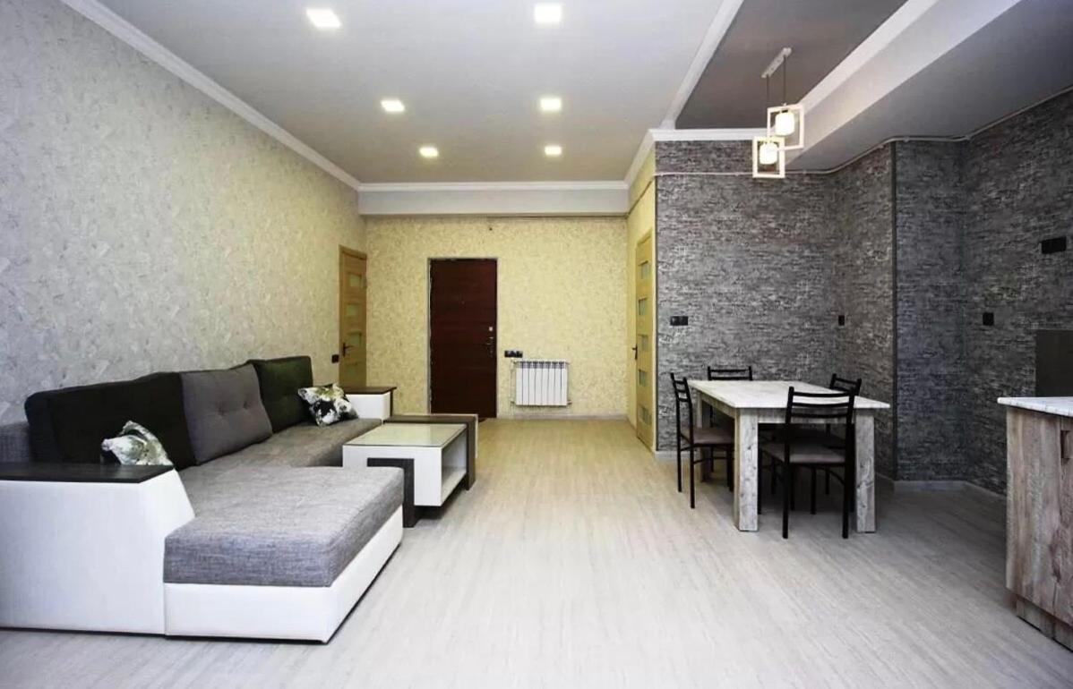 Studio Apartment in Yerevan and Tours in Armenia