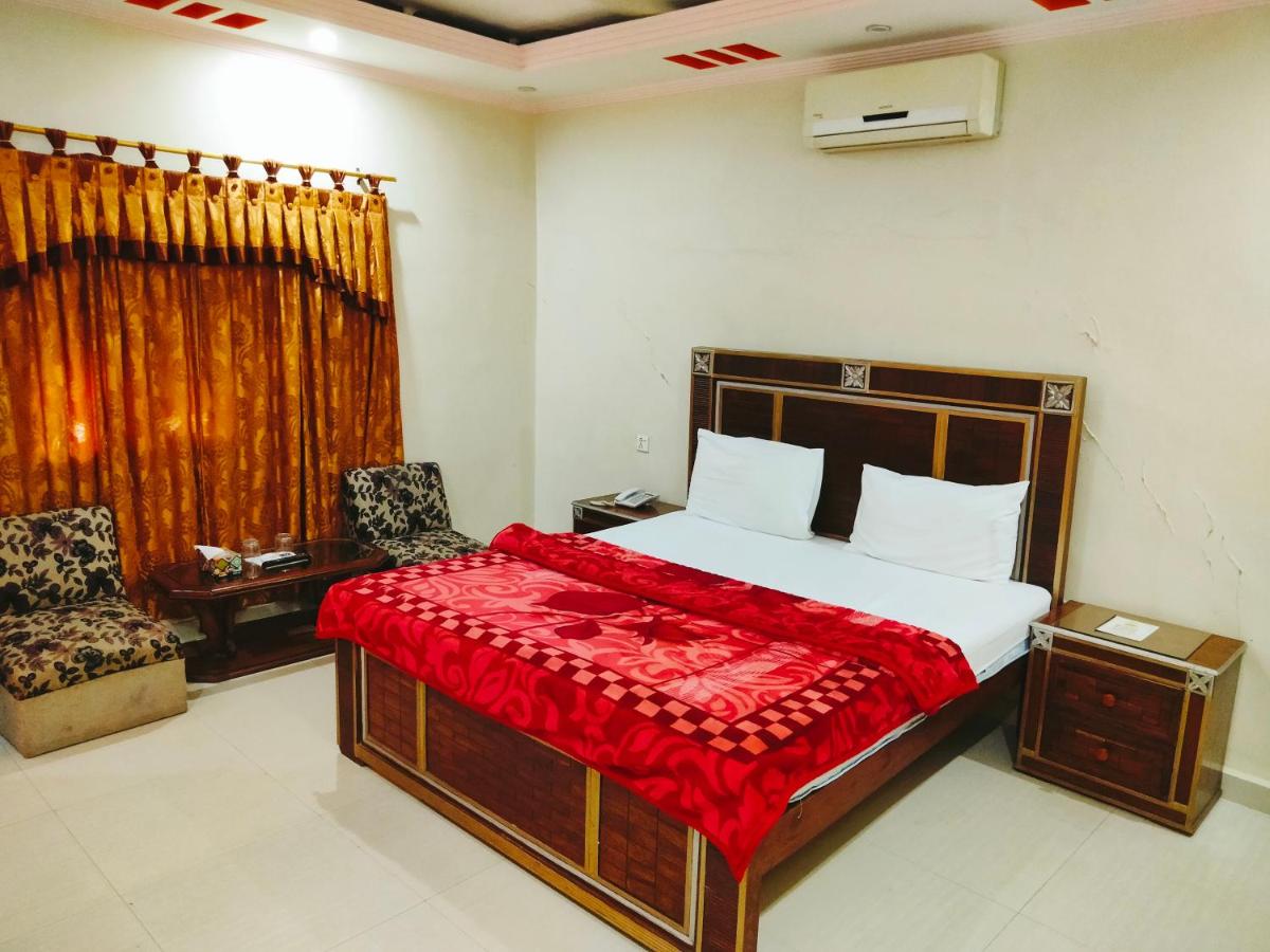 New Royal Residency PECHS view 3