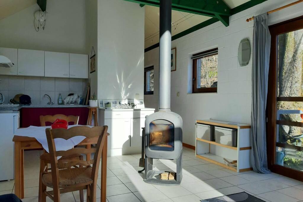 La maison sous les arbres