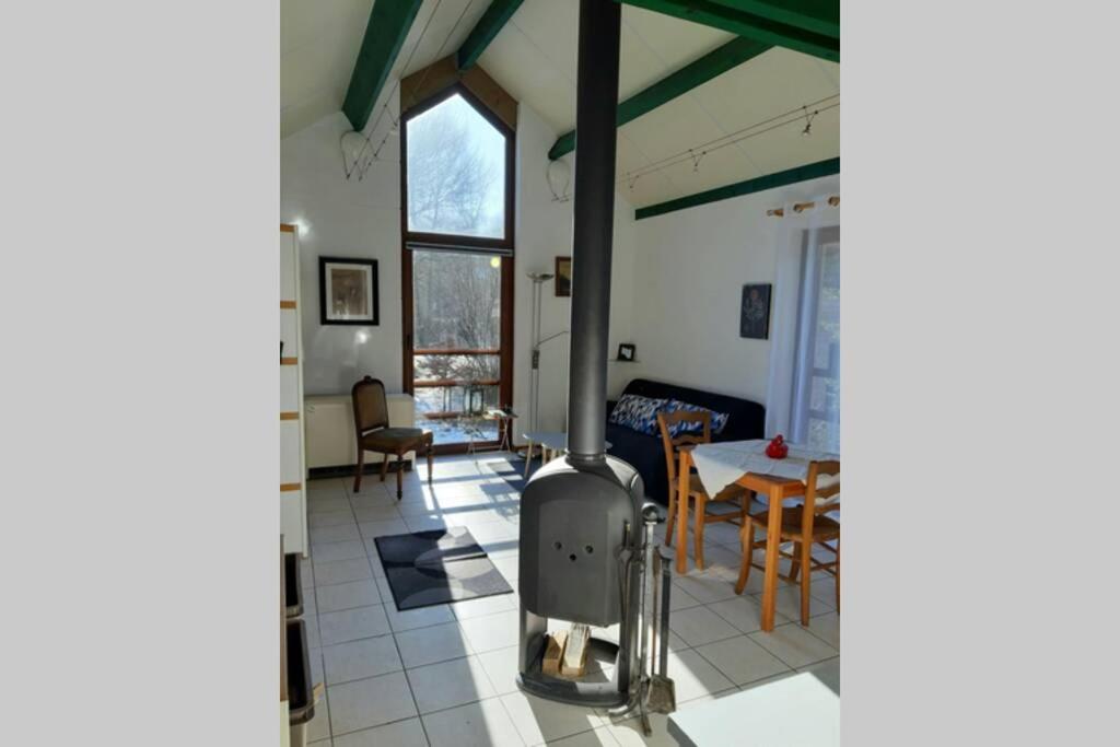 La maison sous les arbres