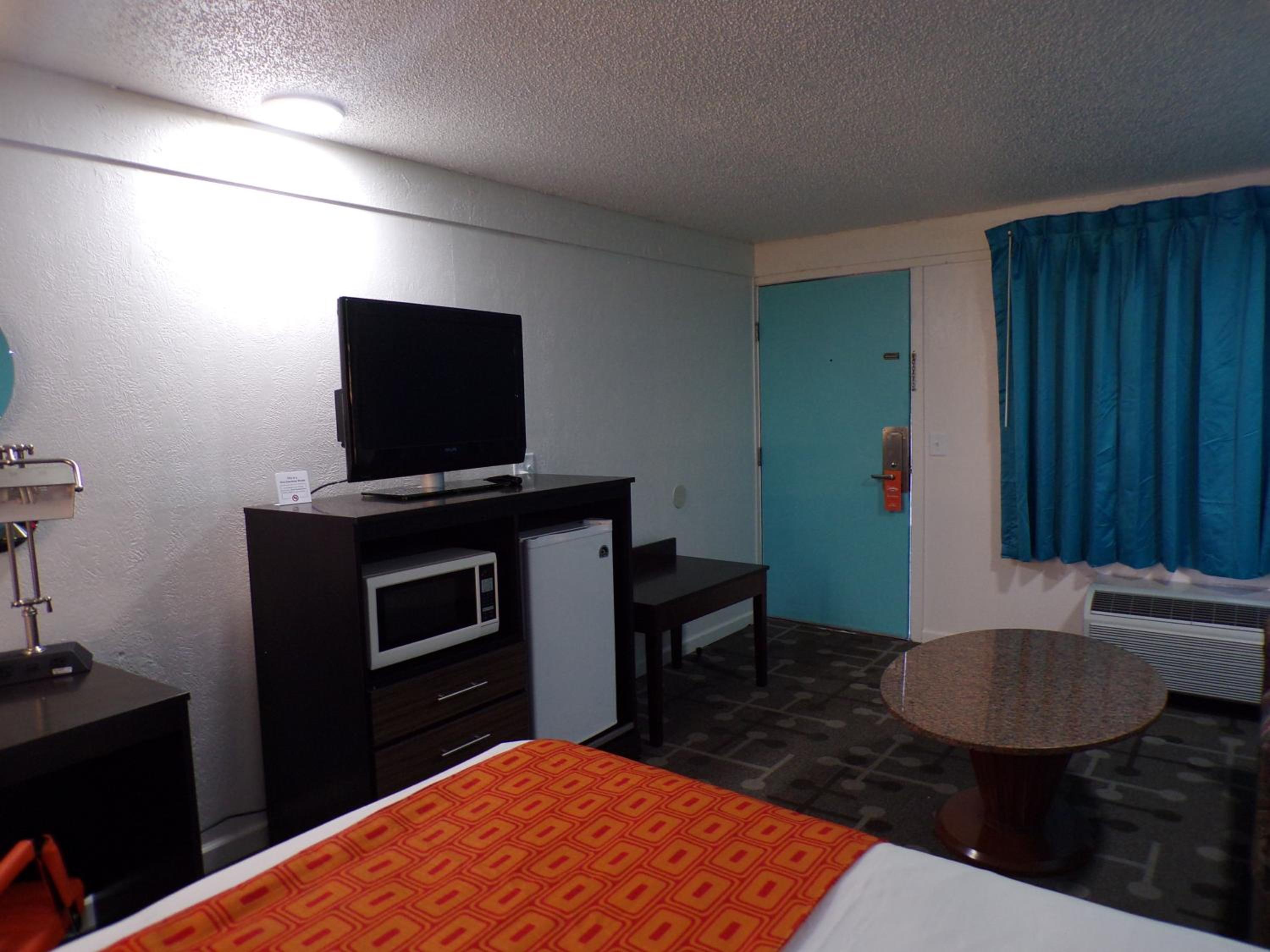 Dover Inn and Suites, Photo 12