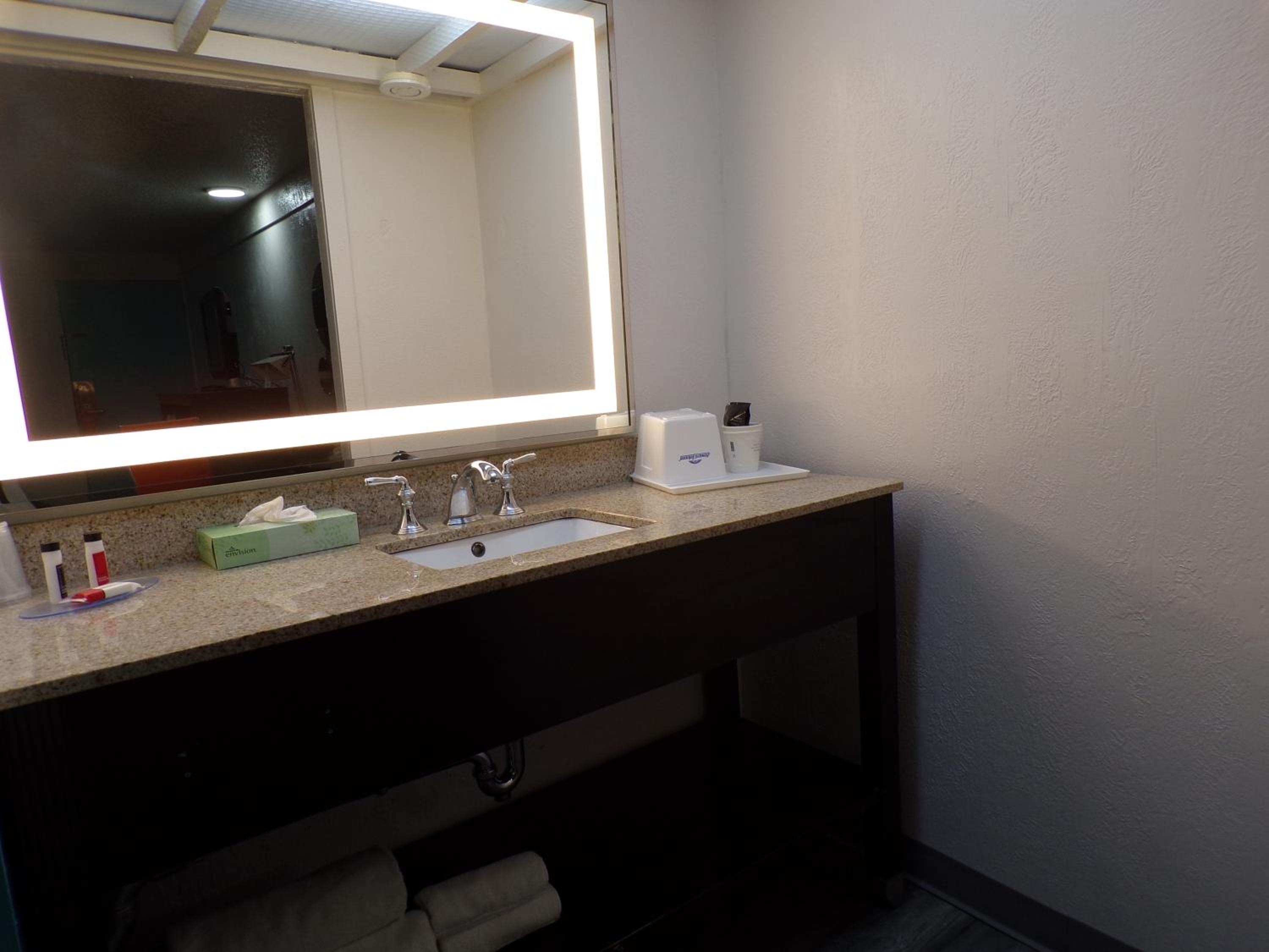 Dover Inn and Suites, Photo 20