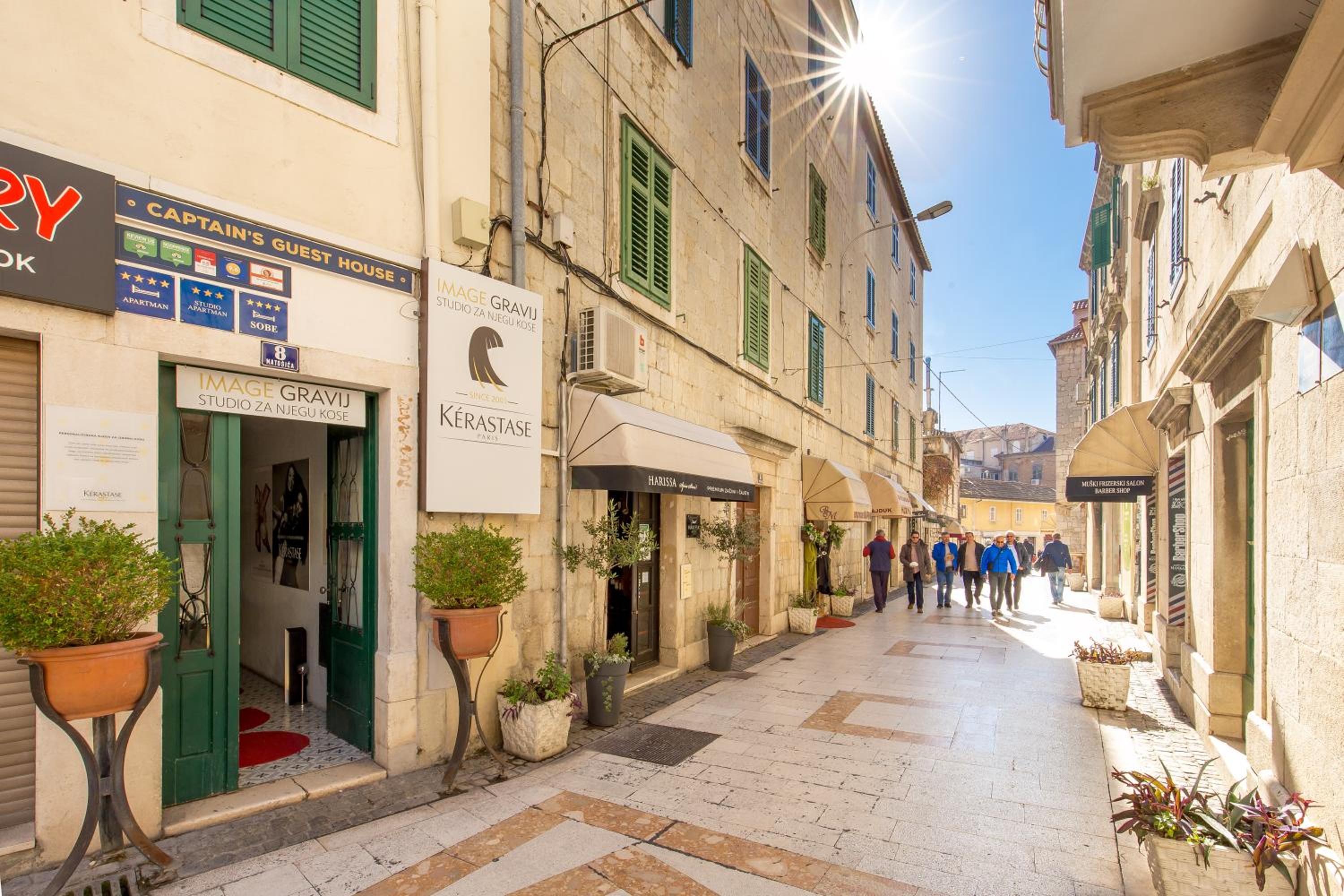 Hotel Captain's Guest House - Image 1