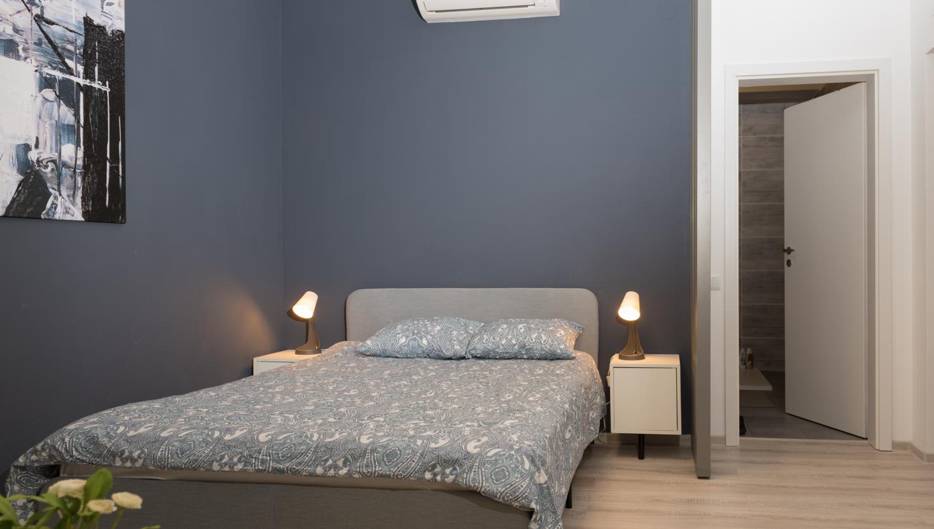 The Chic Minimalist - apartment view 5