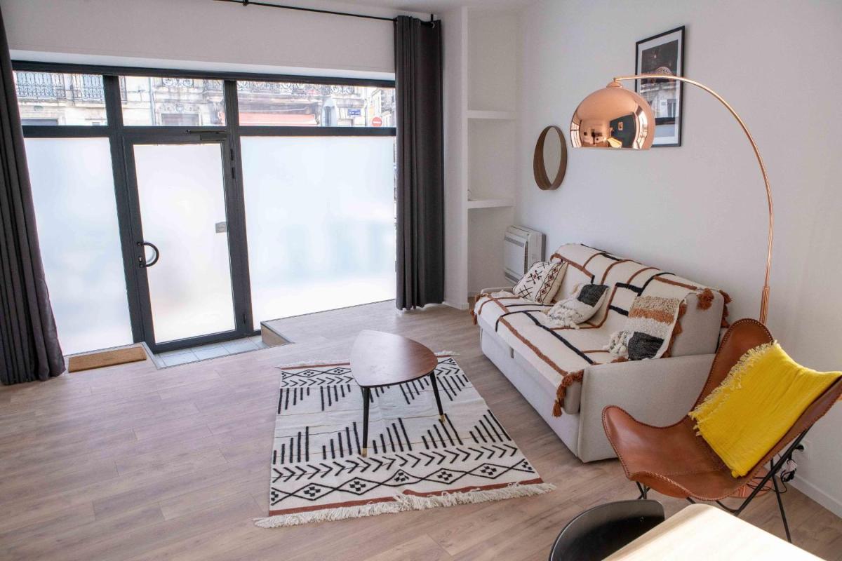 Modern Air Conditioned Apartment view 4