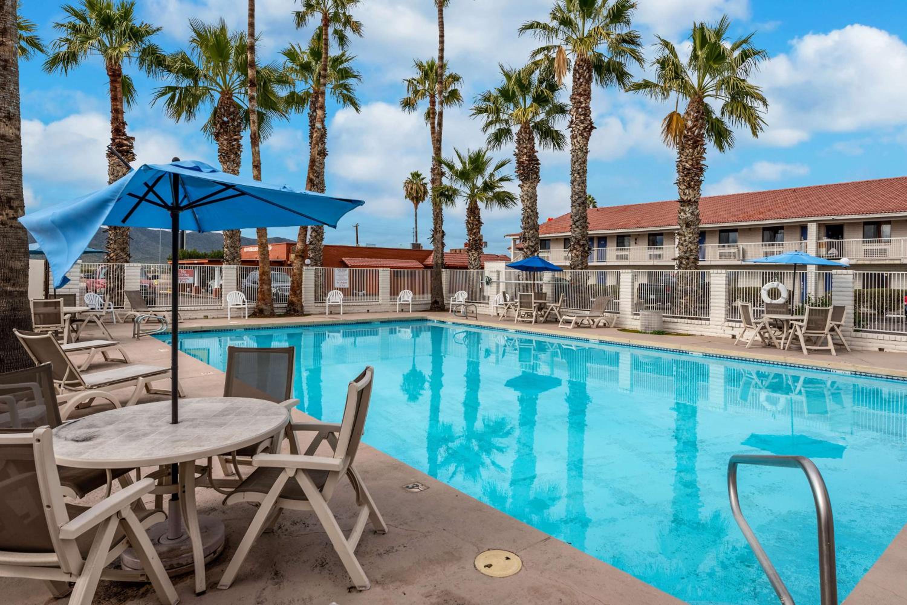 Casa Grande Vacations - Motel 6-Eloy, AZ - Casa Grande - Property Image 4