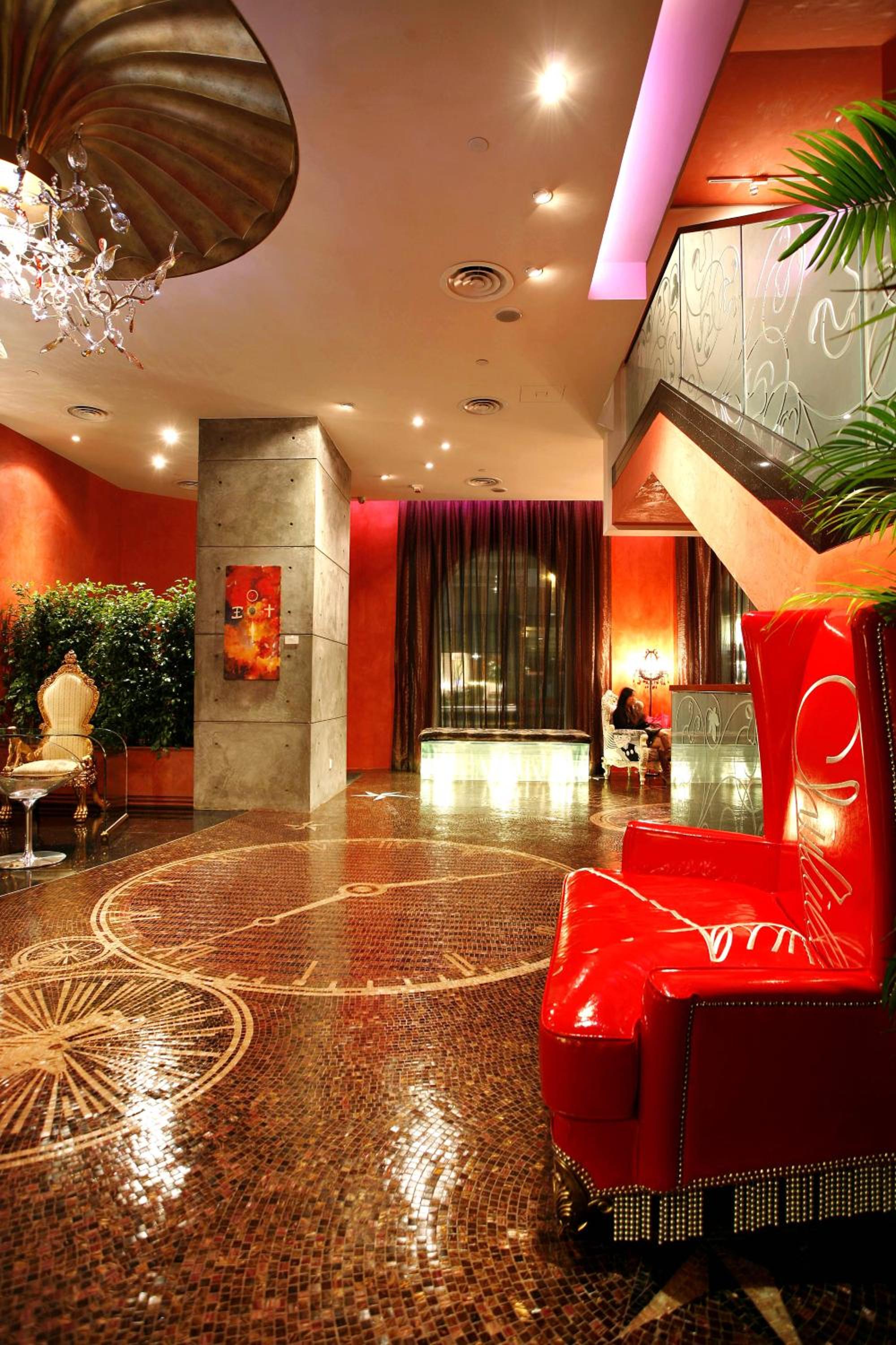 The Luxe Manor