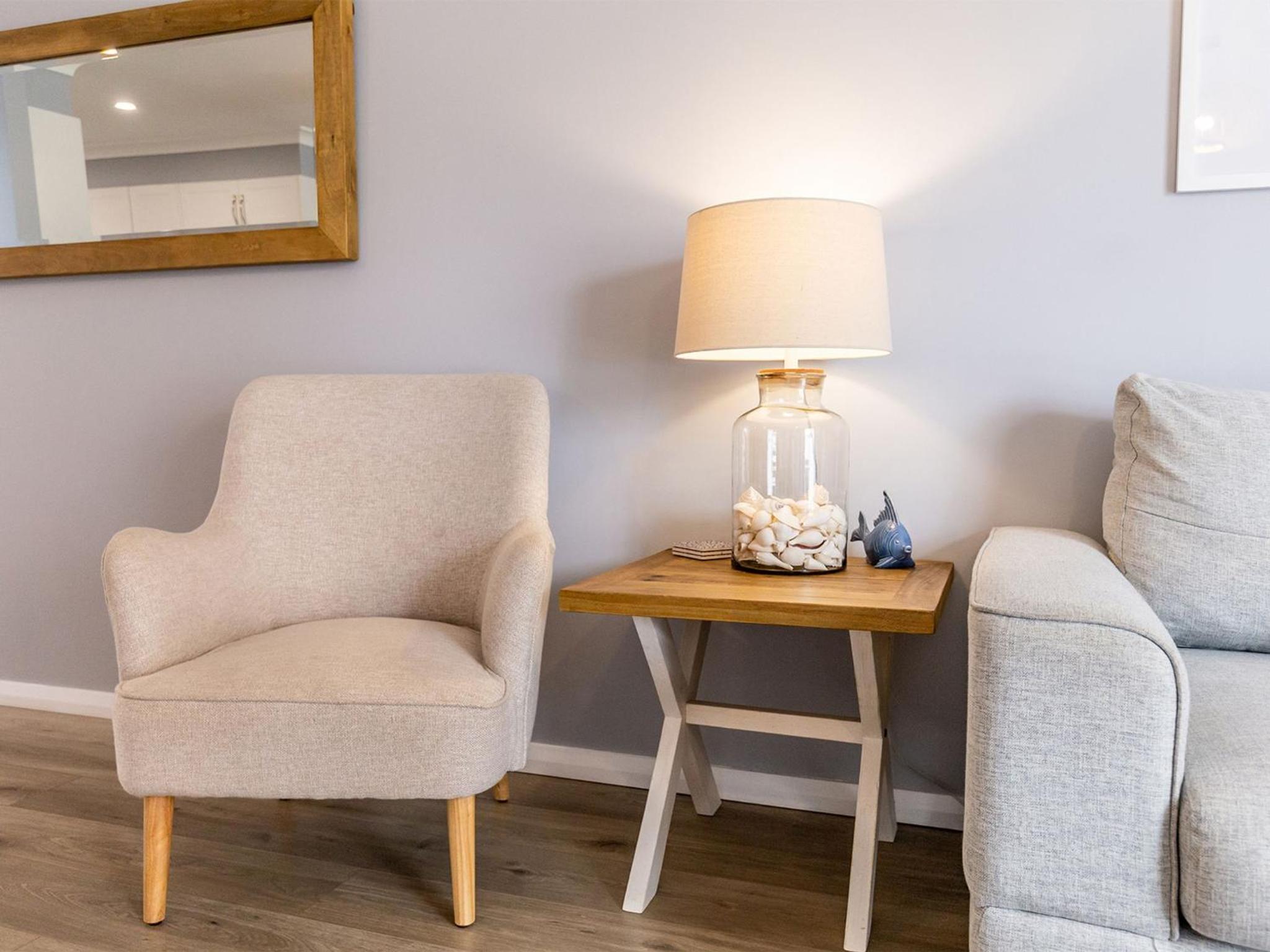 Kristie Court 3, 7 Weatherly Close with air con and close to the beach