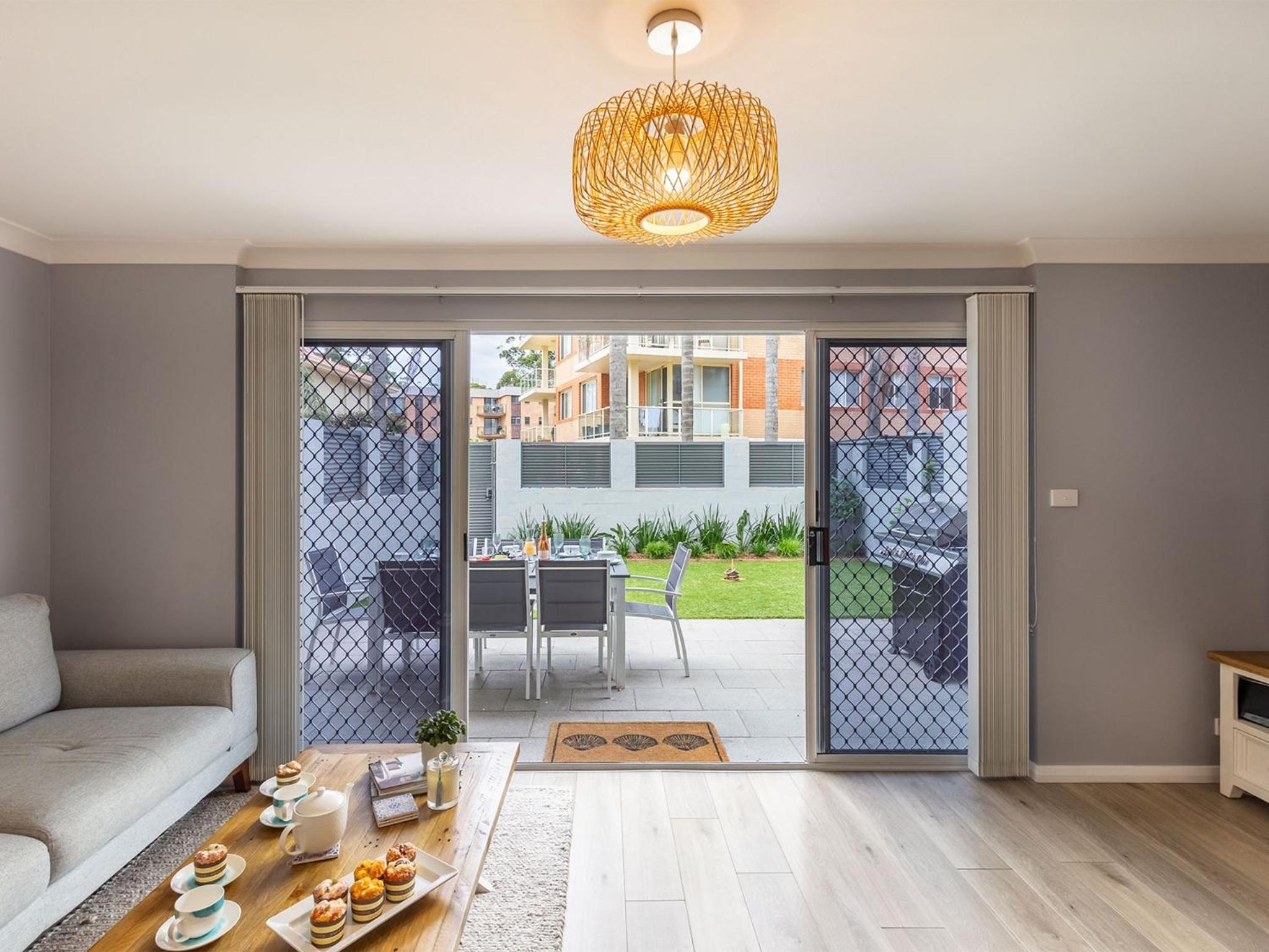 Kristie Court 3, 7 Weatherly Close with air con and close to the beach