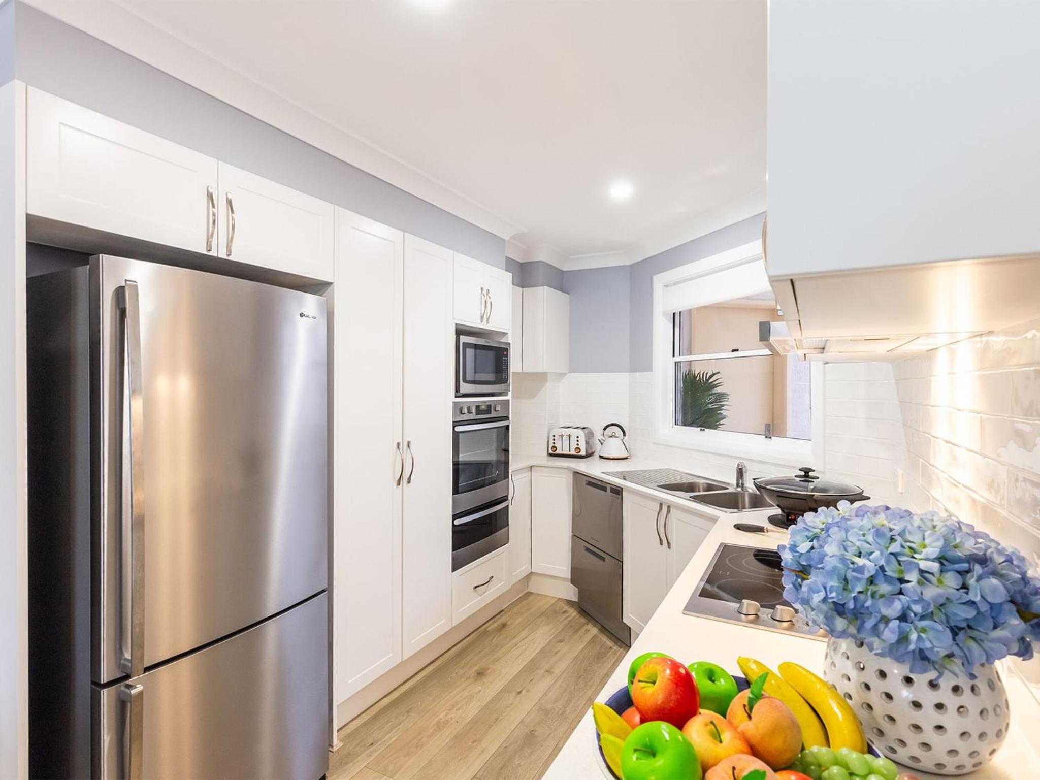 Kristie Court 3, 7 Weatherly Close with air con and close to the beach